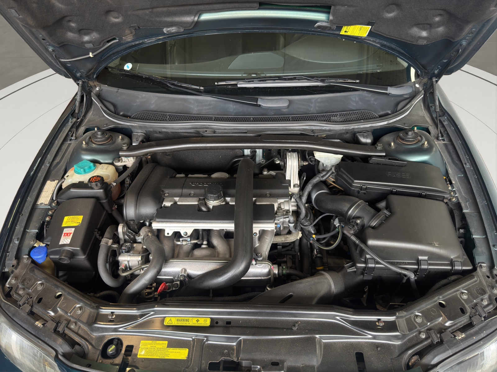 VOLVO V70 2.4T-image-8