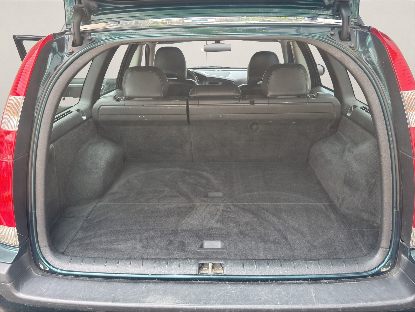 VOLVO V70 2.4T-image-15