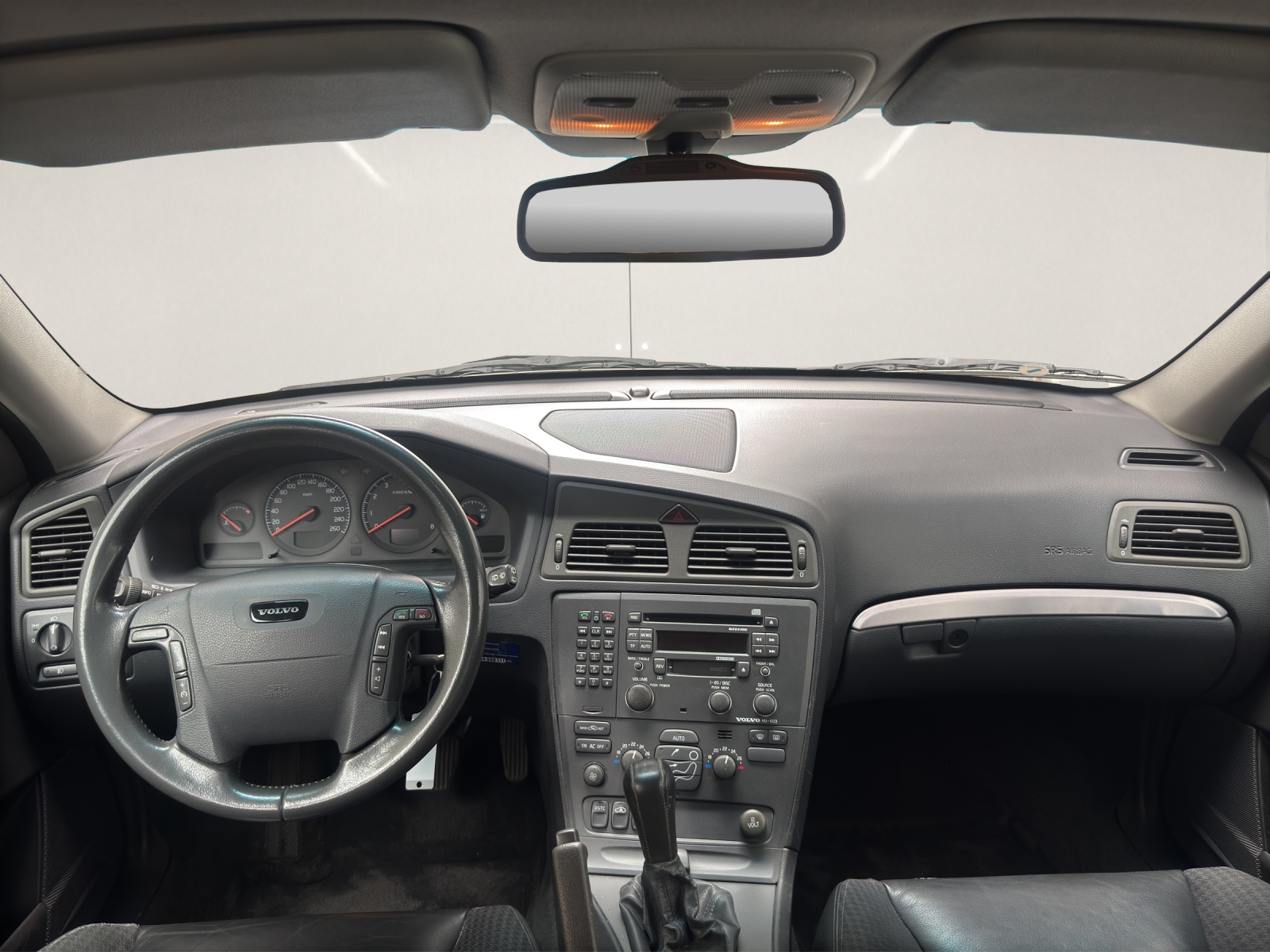 VOLVO V70 2.4T-image-10