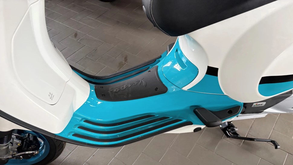 PIAGGIO Vespa 125 Primavera ABS Color vibe-showroom-element-3