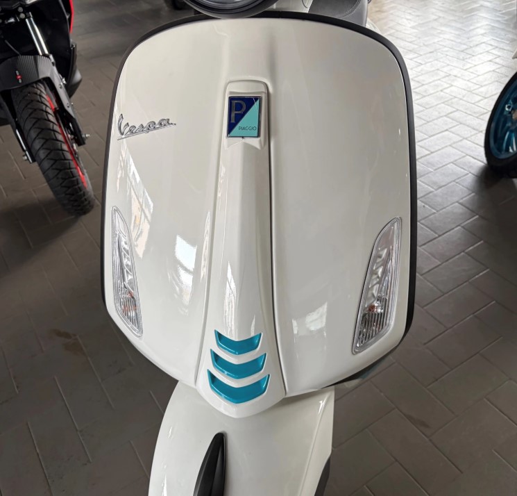 PIAGGIO Vespa 125 Primavera ABS Color vibe-showroom-element-1