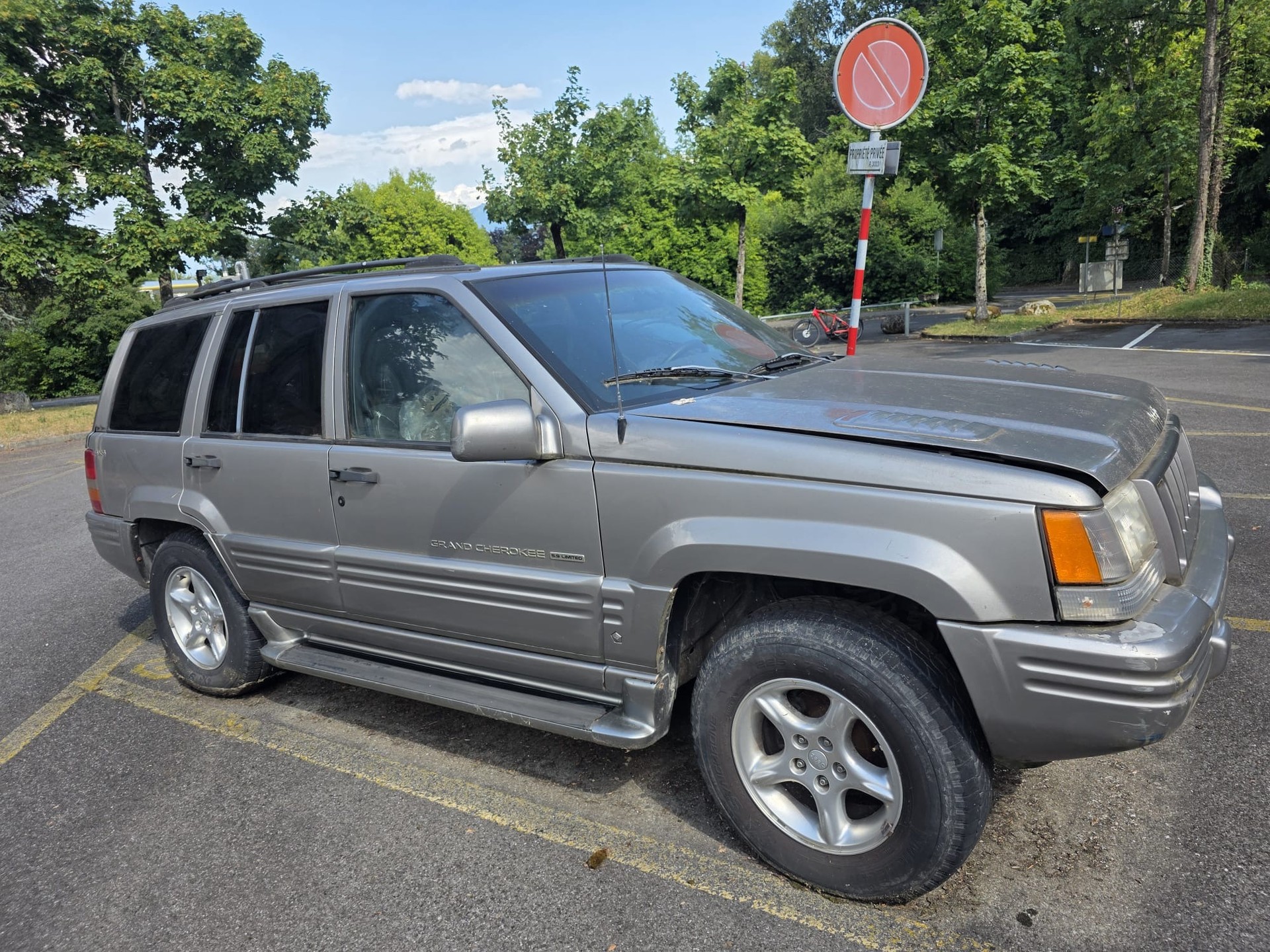 JEEP Grand Cherokee 5.9 Limited LX Automatic-image-5