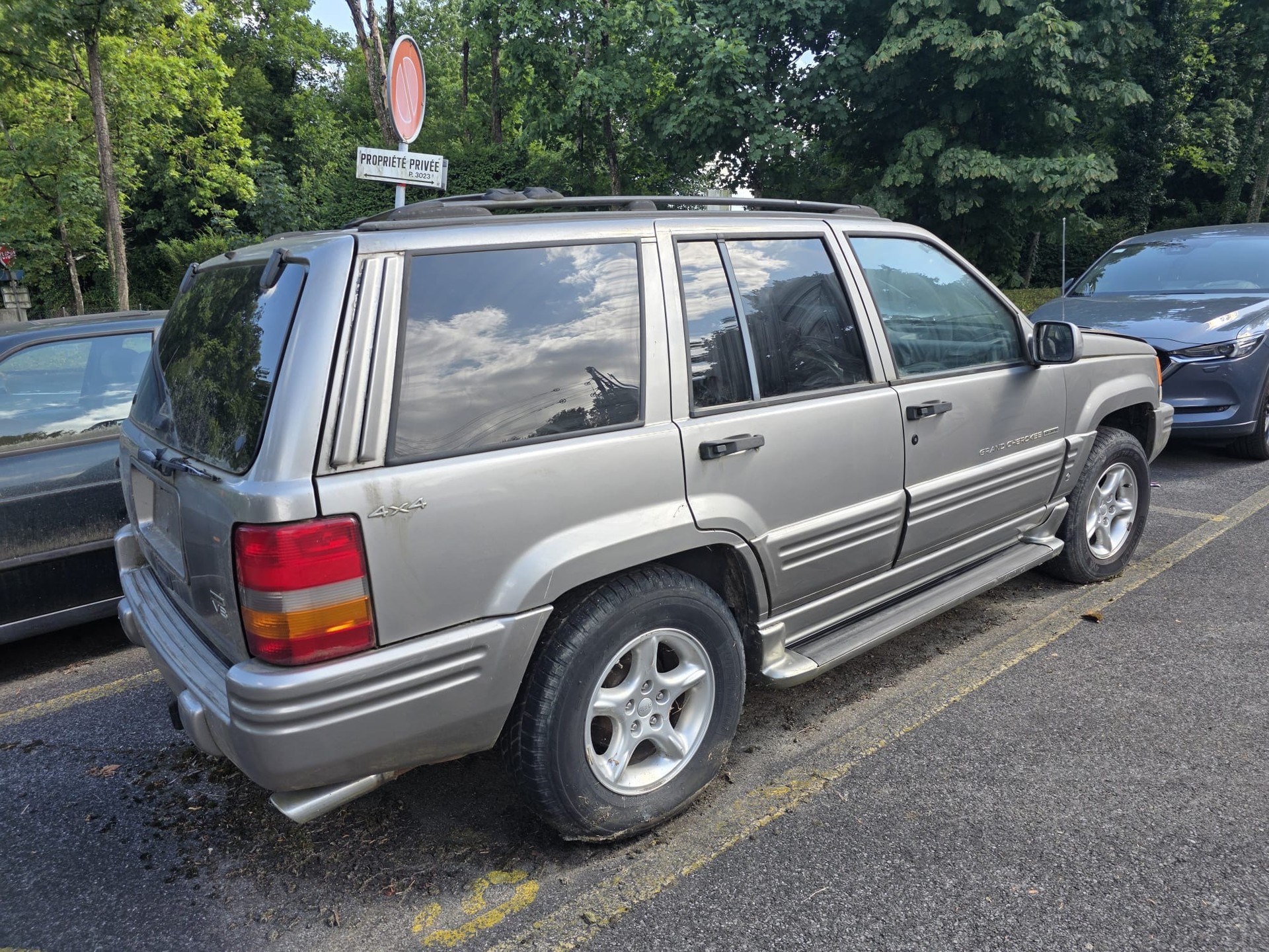 JEEP Grand Cherokee 5.9 Limited LX Automatic-image-4