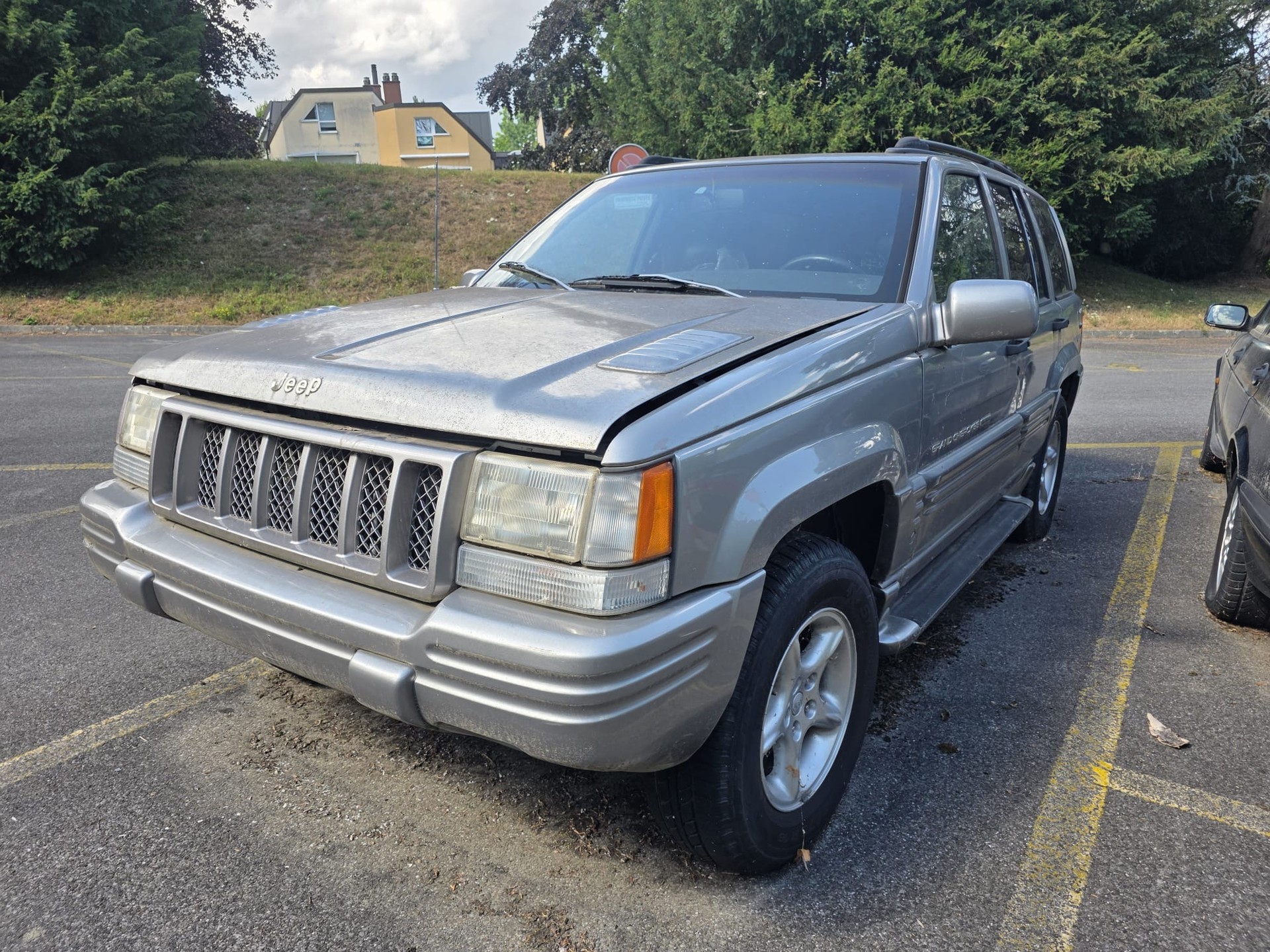 JEEP Grand Cherokee 5.9 Limited LX Automatic-image-1