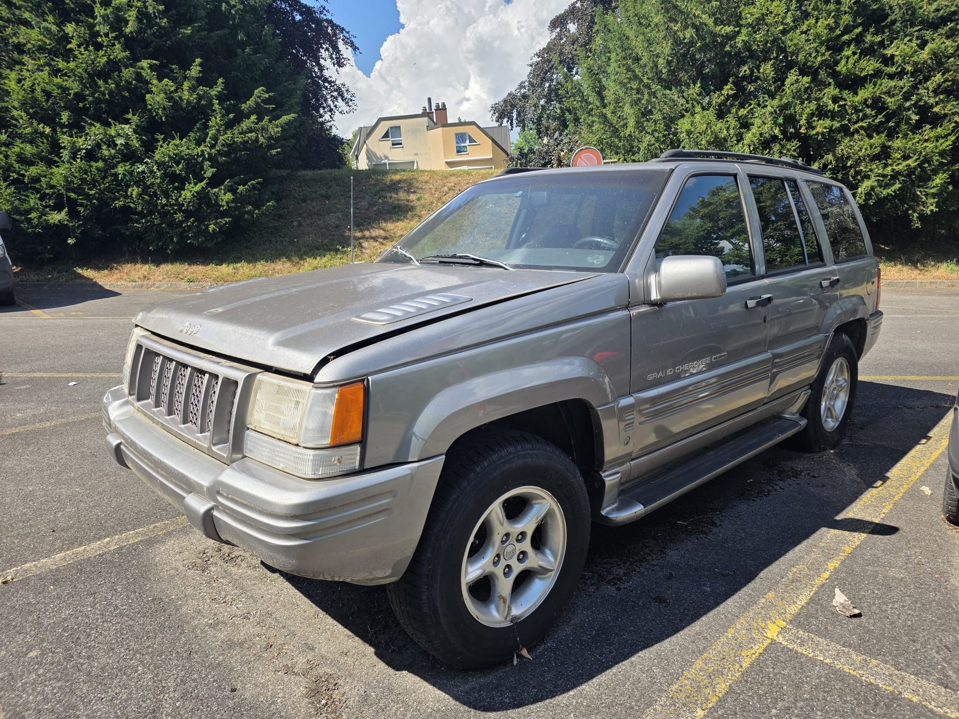 JEEP Grand Cherokee 5.9 Limited LX Automatic-image-2