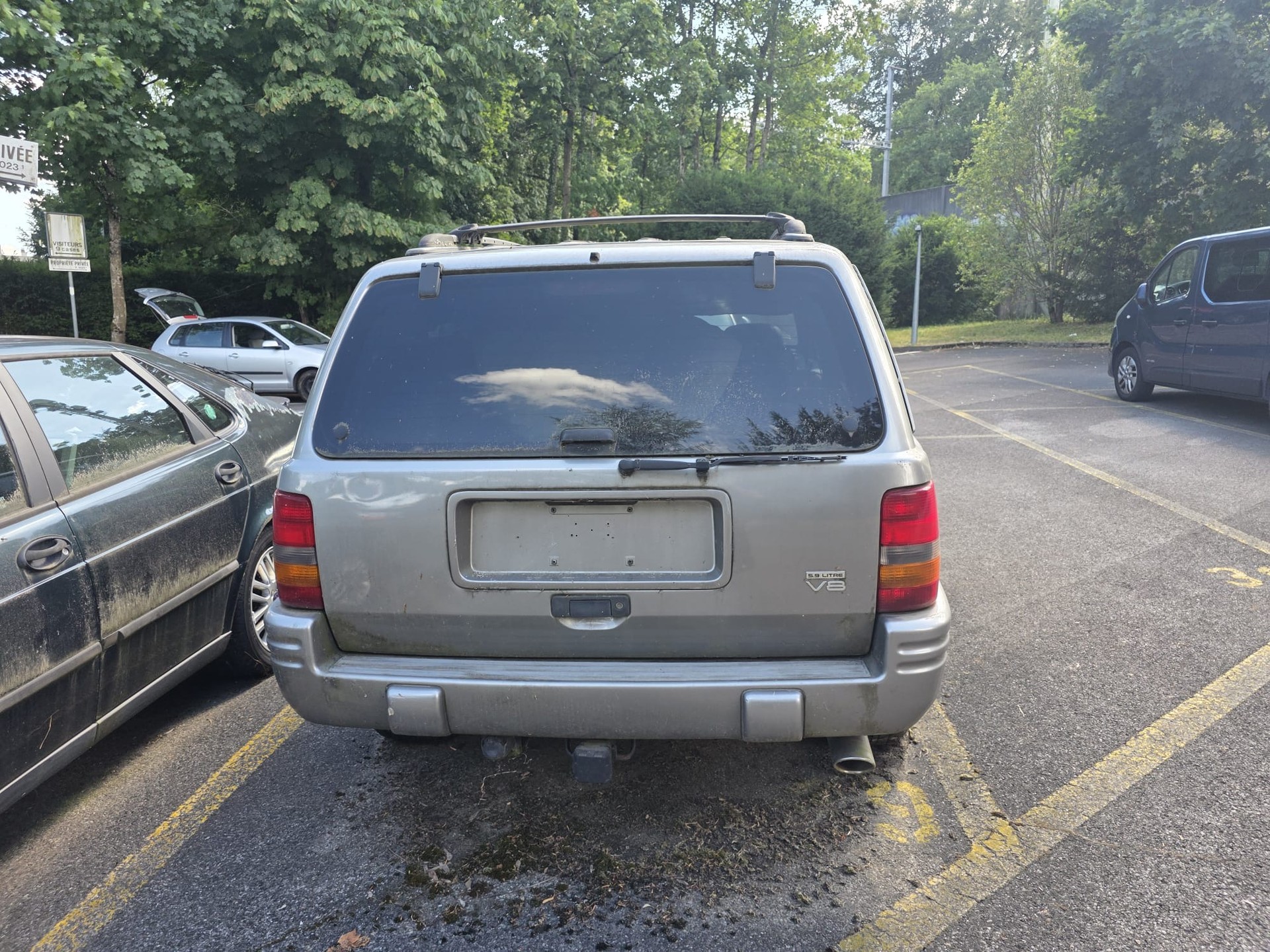 JEEP Grand Cherokee 5.9 Limited LX Automatic-image-7