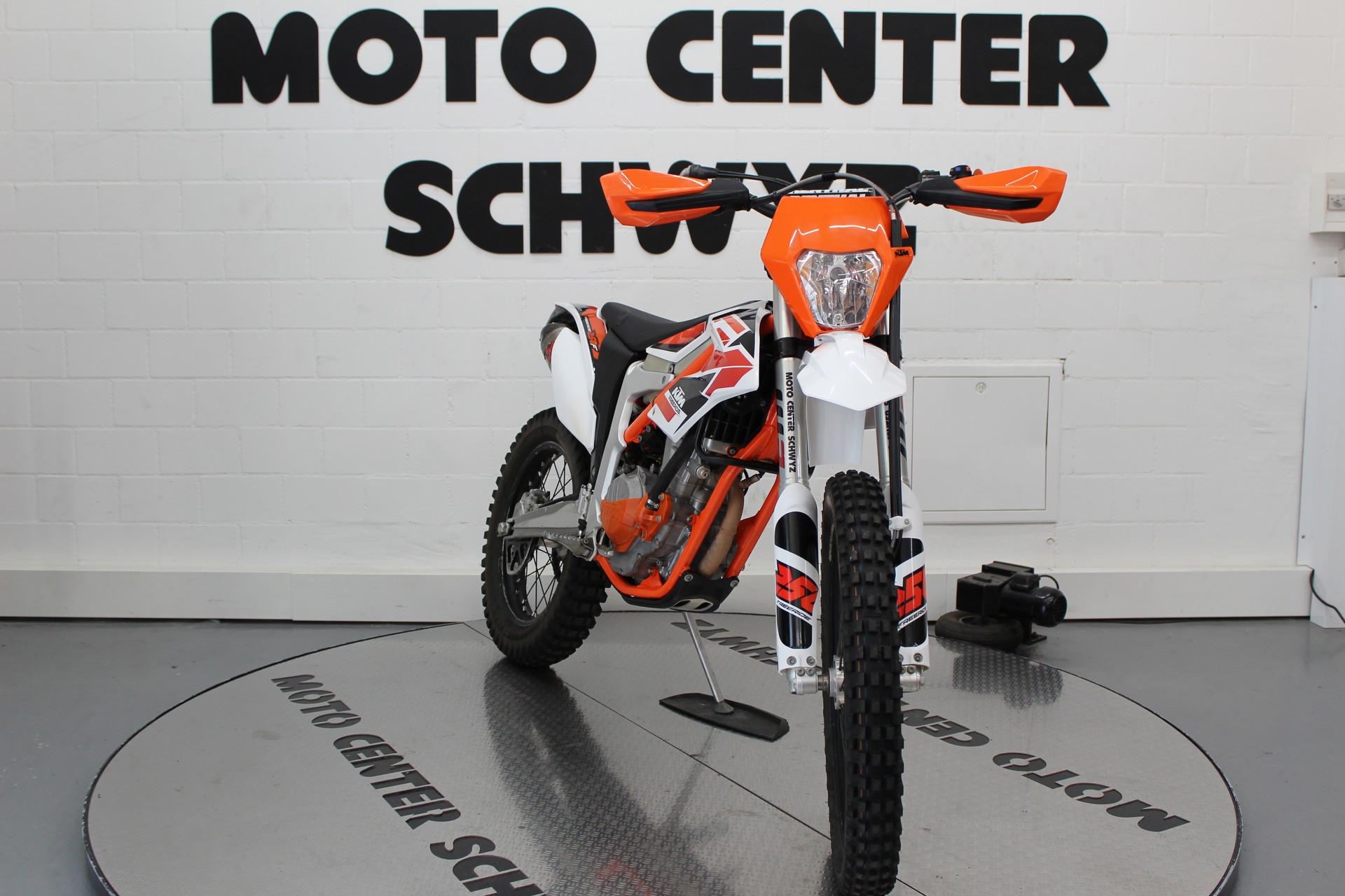 KTM 250 F Freeride-showroom-element-2