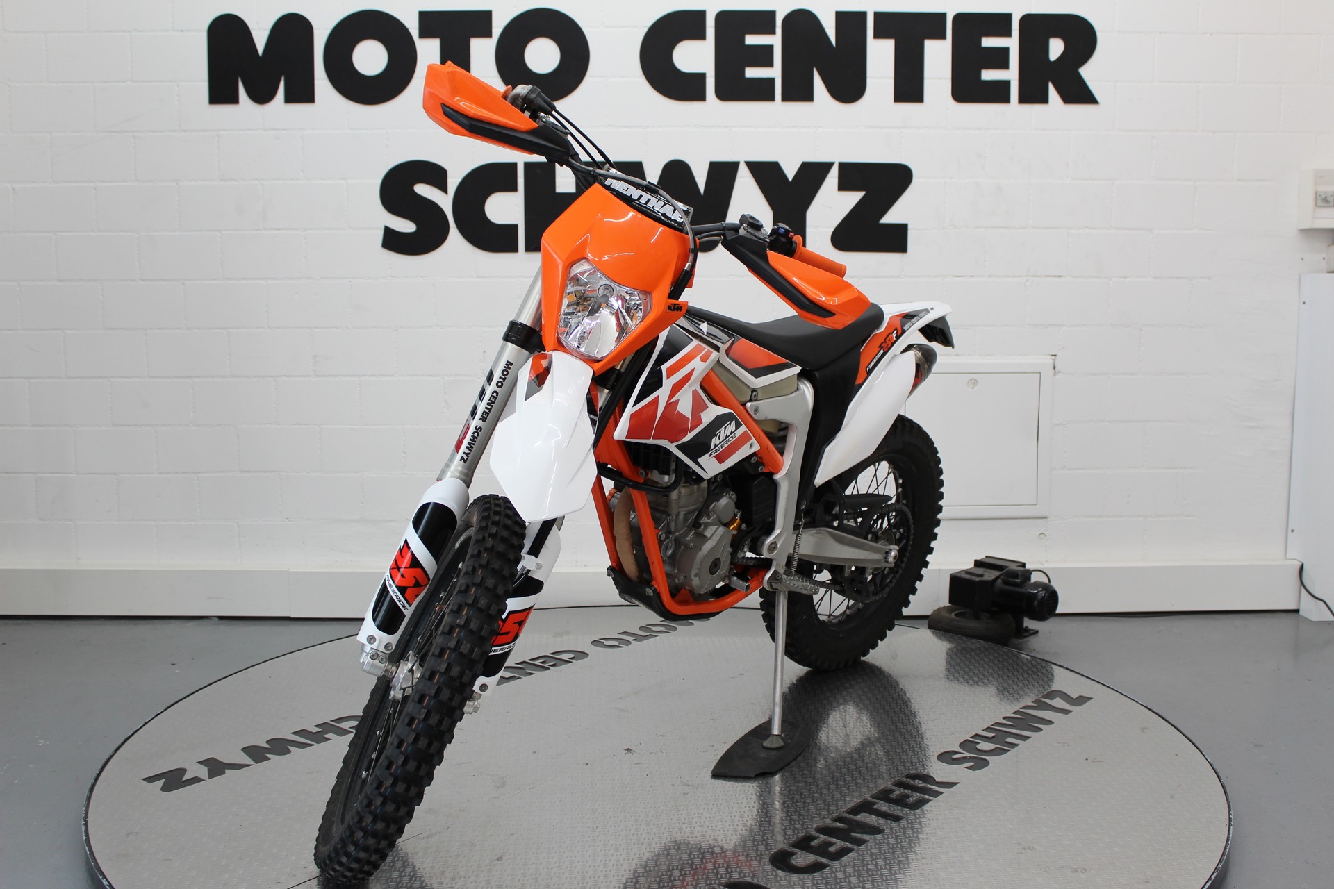 KTM 250 F Freeride-showroom-element-3