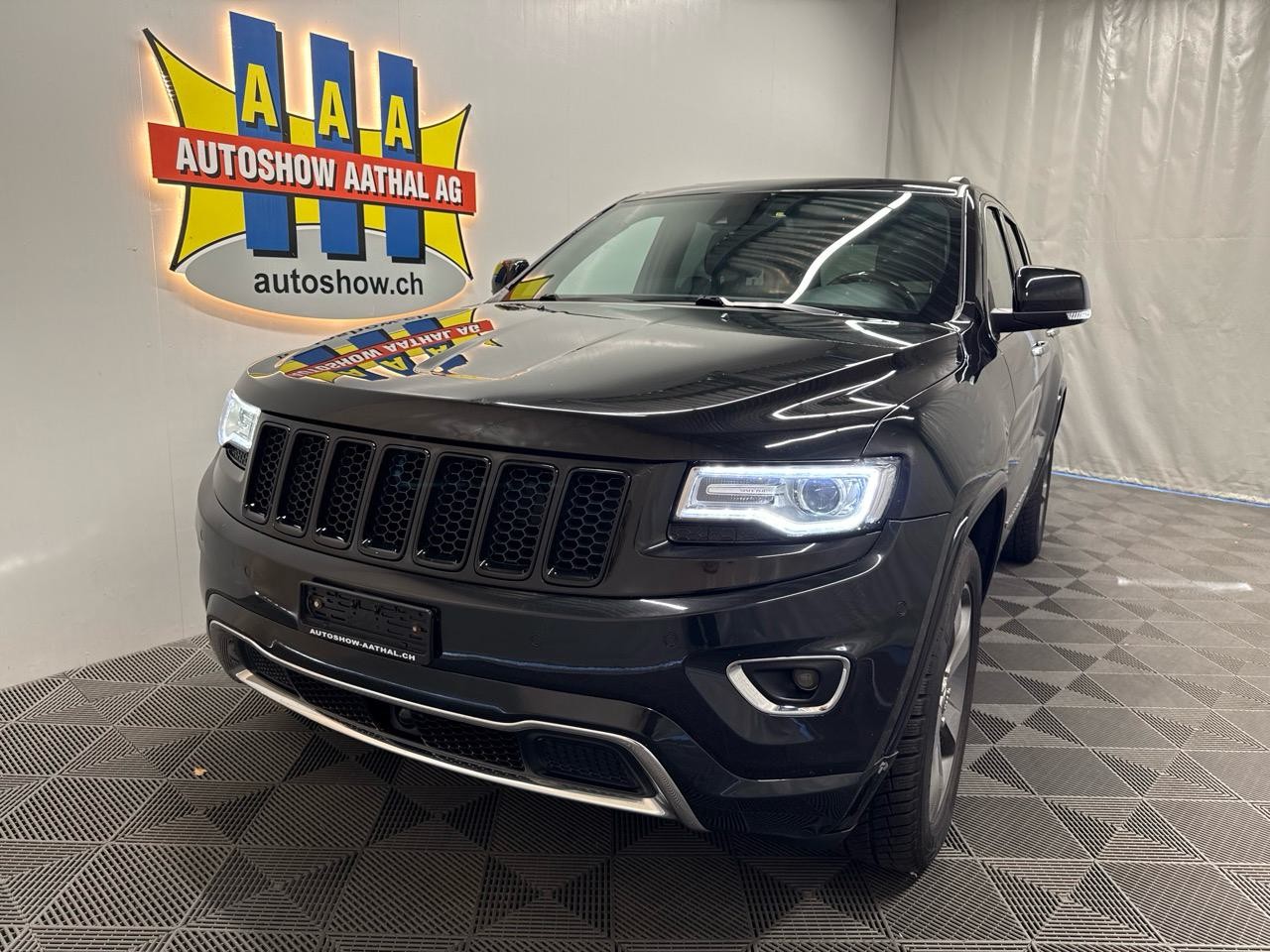 JEEP Grand Cherokee 3.0 CRD Overland Automatic-image-14