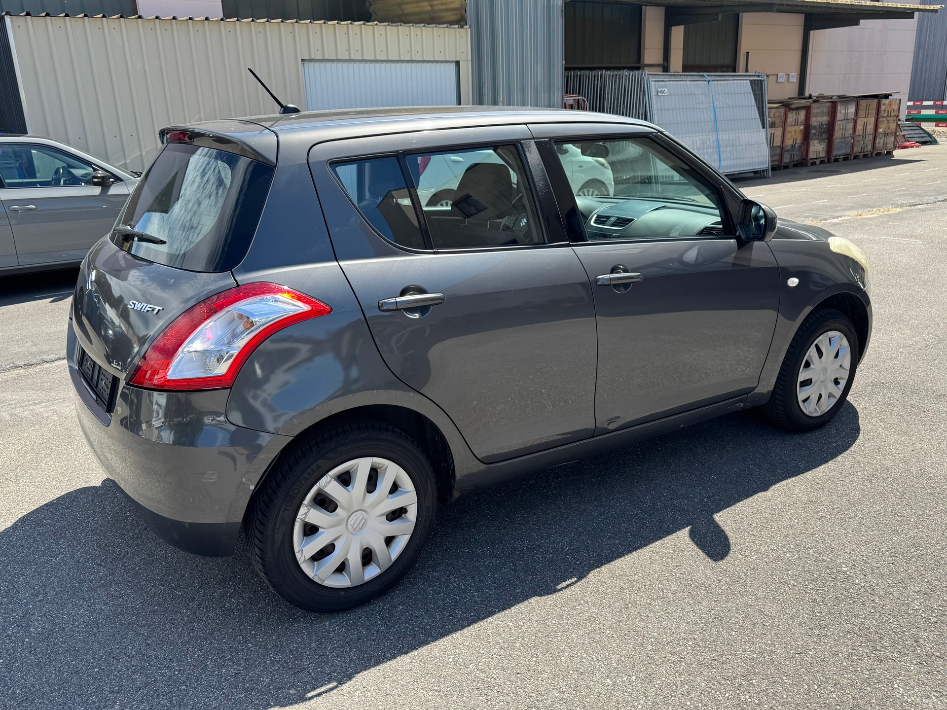SUZUKI Swift 1.2i 16V GL 4x4-image-2