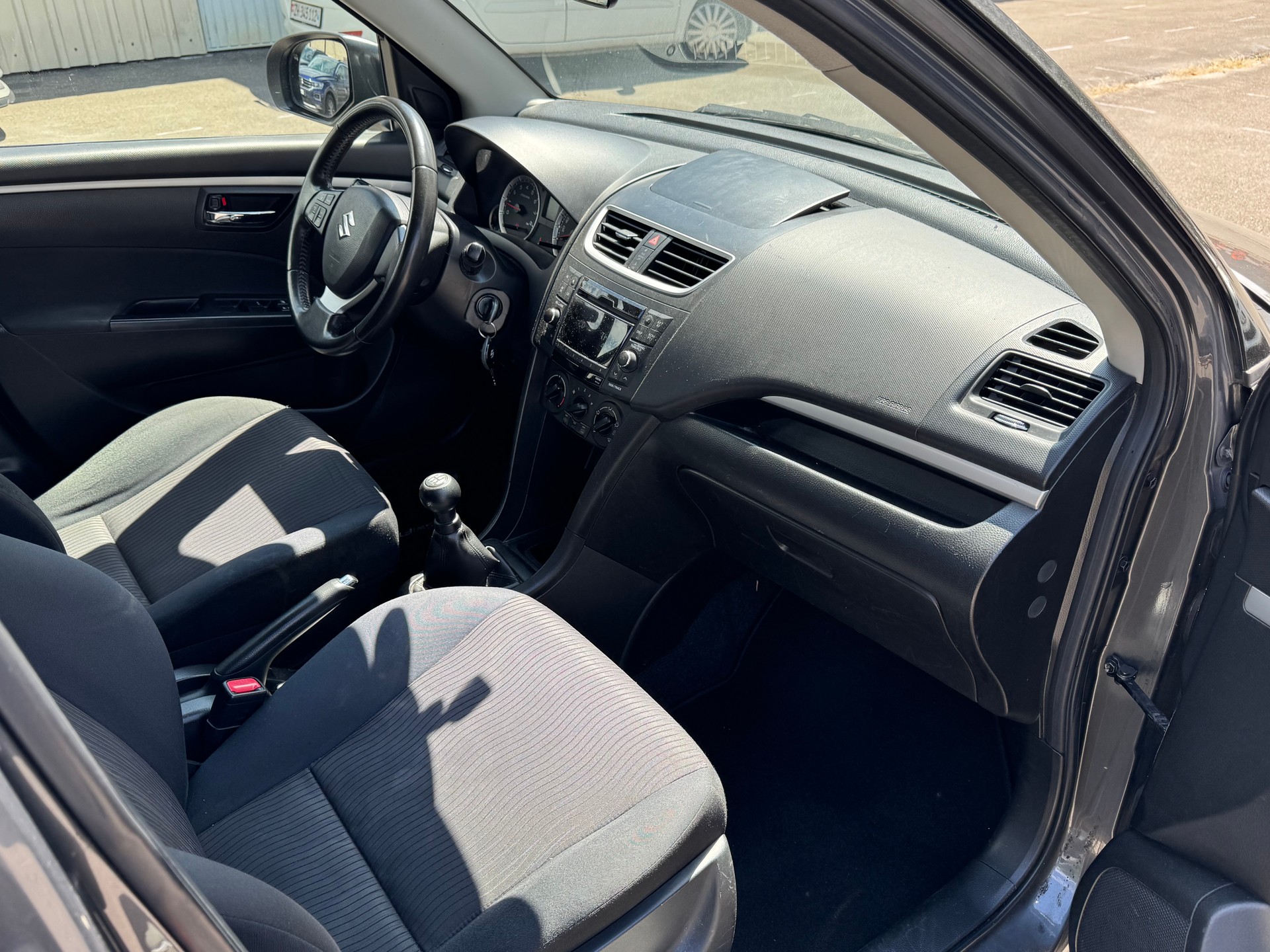 SUZUKI Swift 1.2i 16V GL 4x4-image-10