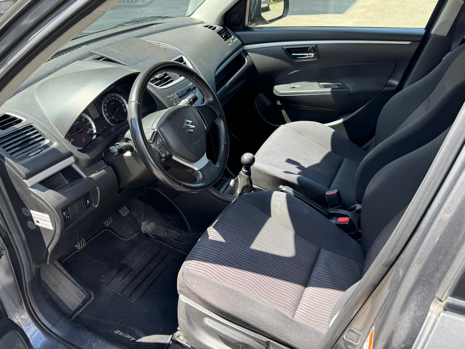 SUZUKI Swift 1.2i 16V GL 4x4-image-9