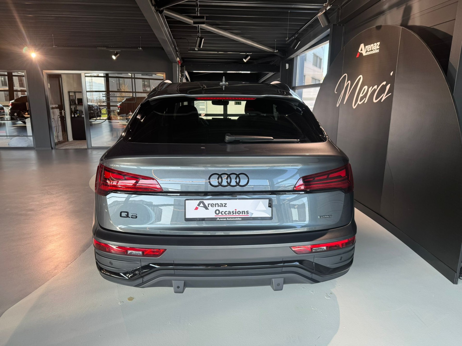 AUDI Q5 Sportback 40 TFSI S line quattro S-tronic-image-2