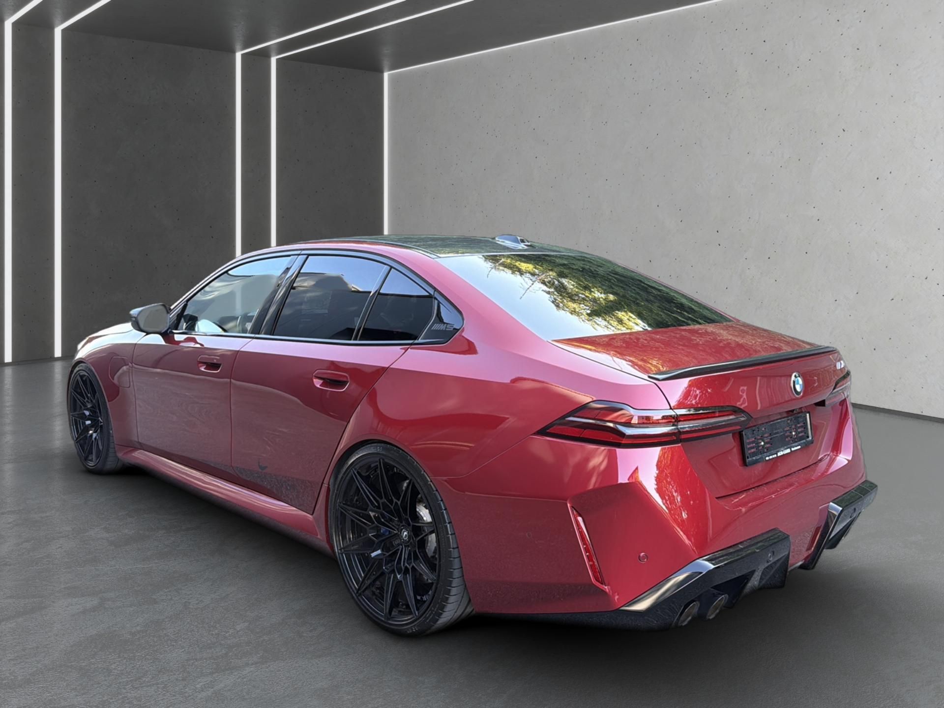 BMW M5 G90-image-2