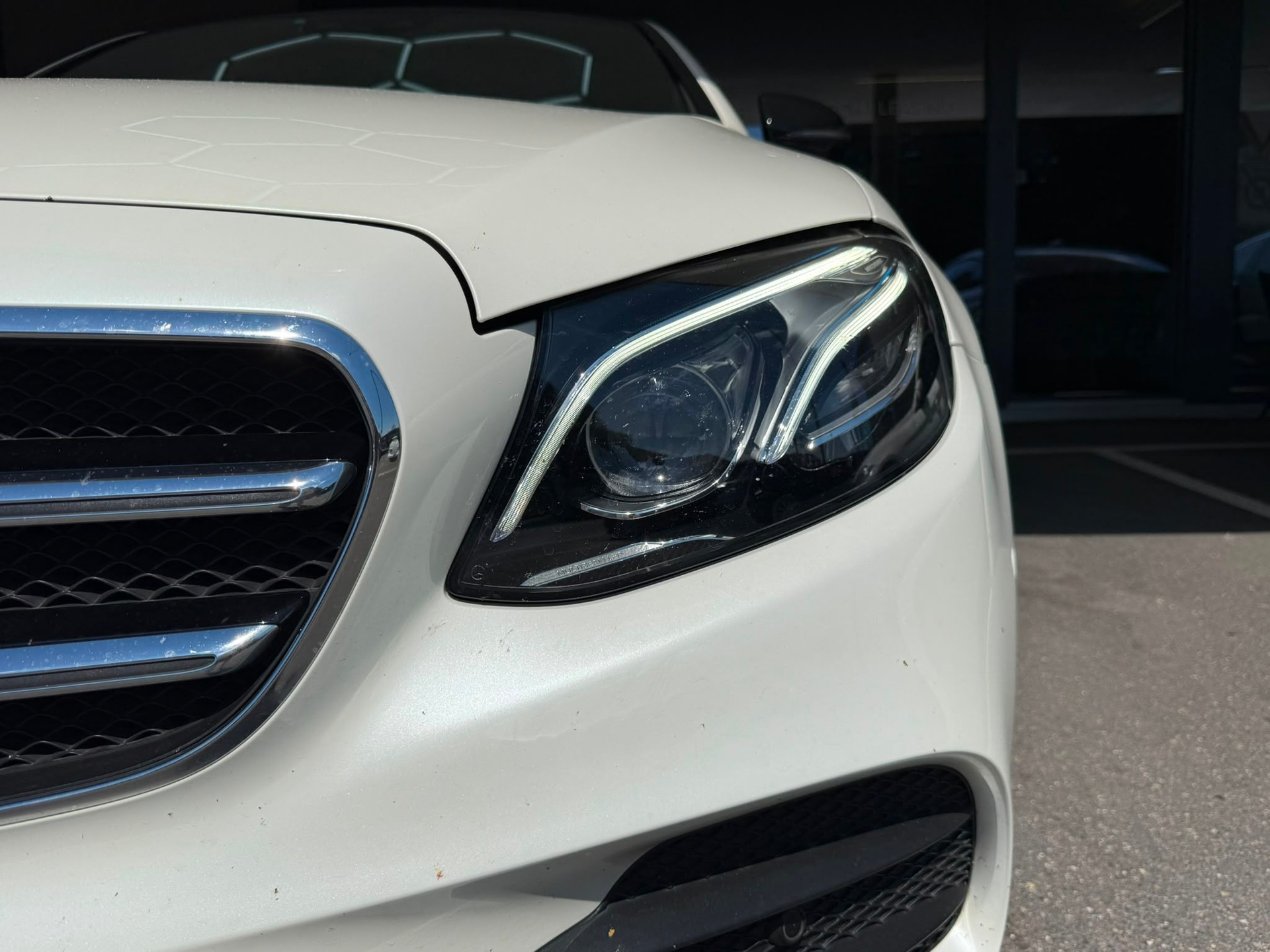 MERCEDES-BENZ E 400 AMG Line *Pano-Dach* *Burmester Surround Sound* *360 Kamera* *CH-Fahrzeug*4Matic 9G-Tronic-image-3