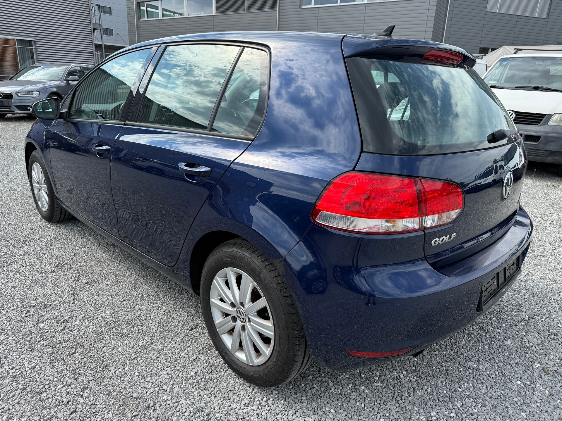 VW Golf 1.2 TSI BlueMotion Technology Trendline DSG-image-2