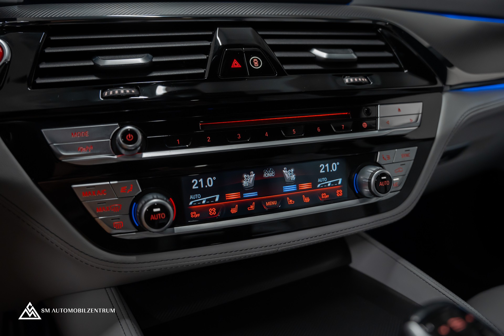 BMW M5 Competition xDrive / Laserlight / Bowers&Wilkins / 360° / Sitzbelüftung-image-28