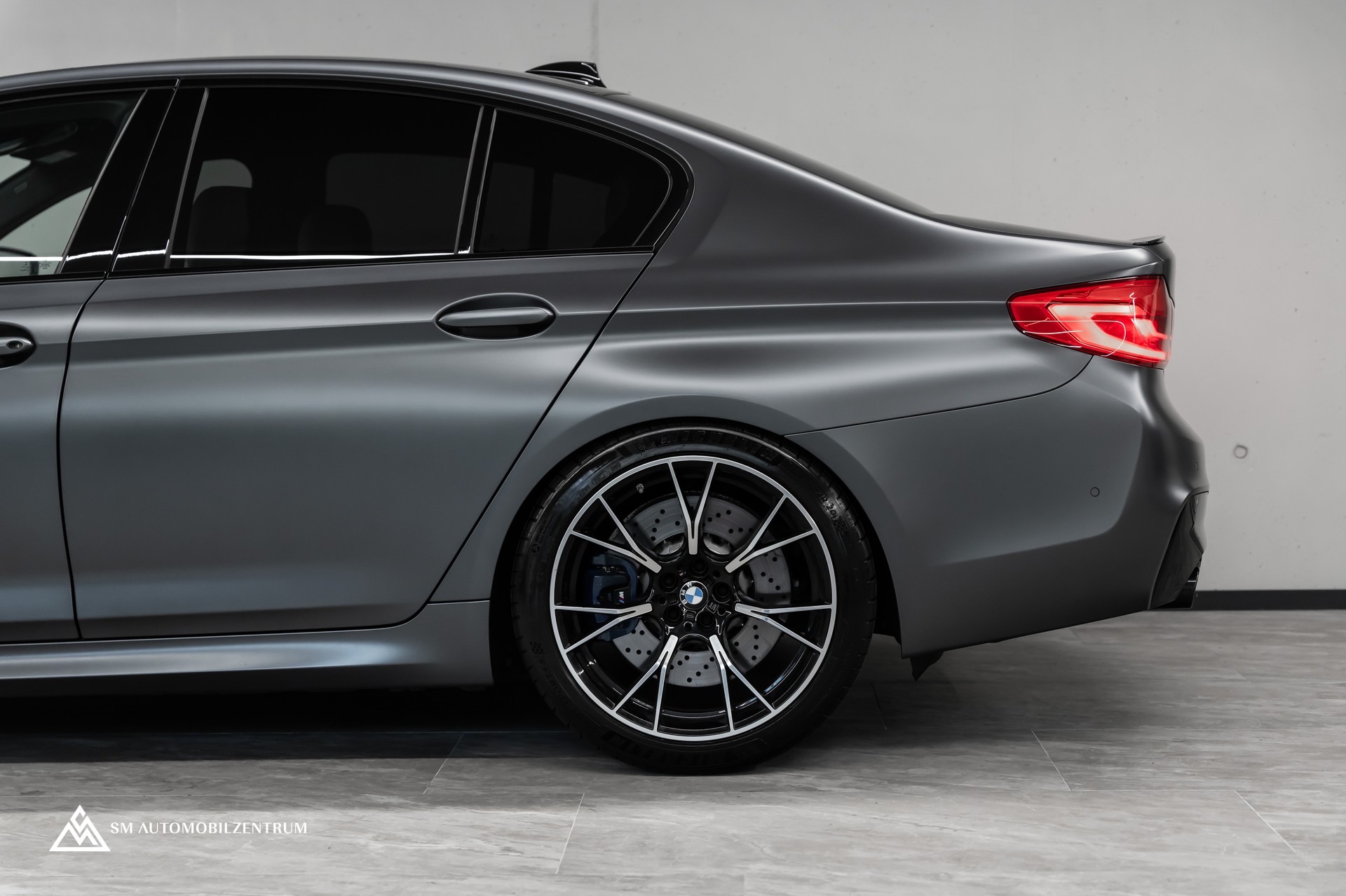 BMW M5 Competition xDrive / Laserlight / Bowers&Wilkins / 360° / Sitzbelüftung-image-5