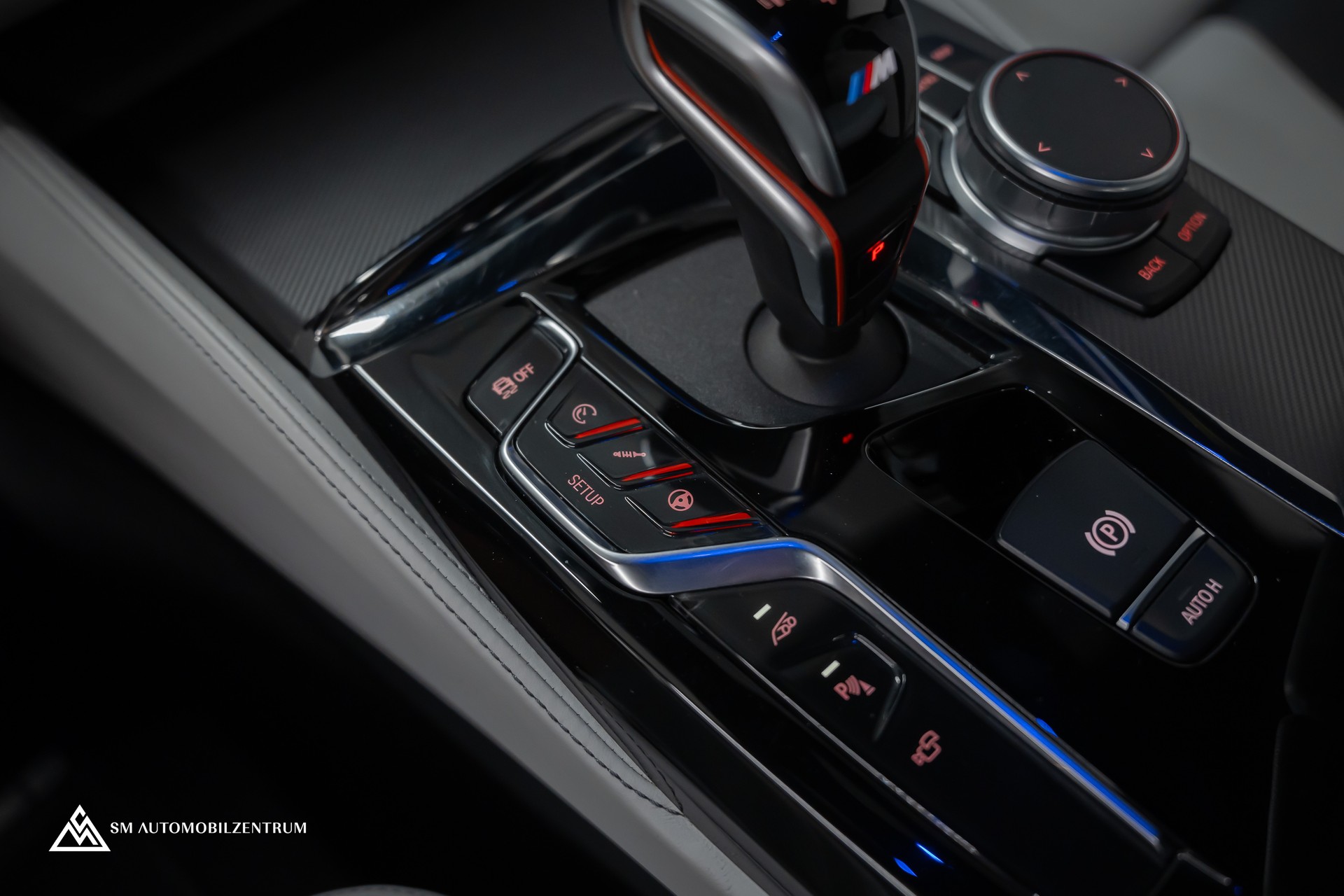 BMW M5 Competition xDrive / Laserlight / Bowers&Wilkins / 360° / Sitzbelüftung-image-32