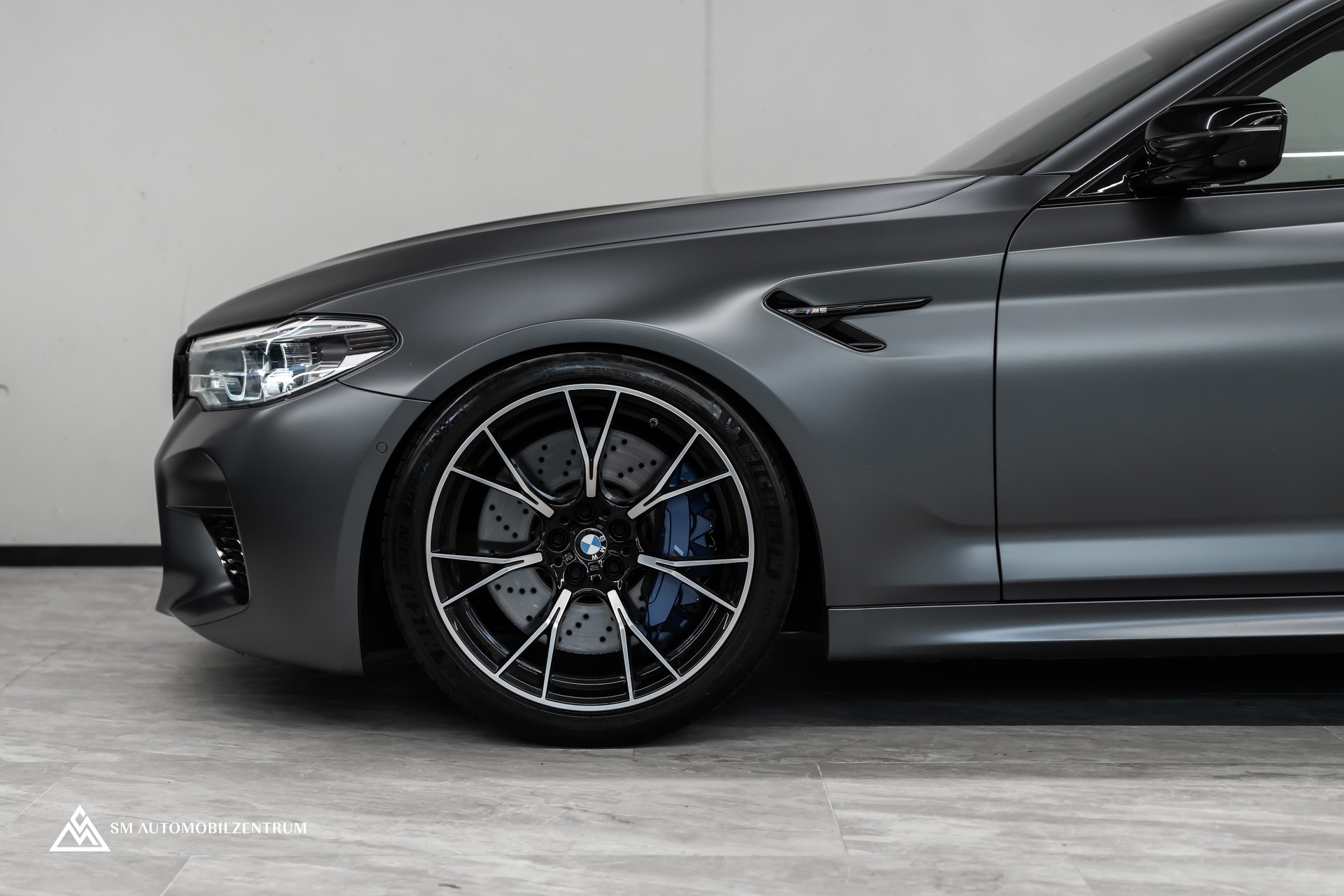 BMW M5 Competition xDrive / Laserlight / Bowers&Wilkins / 360° / Sitzbelüftung-image-4