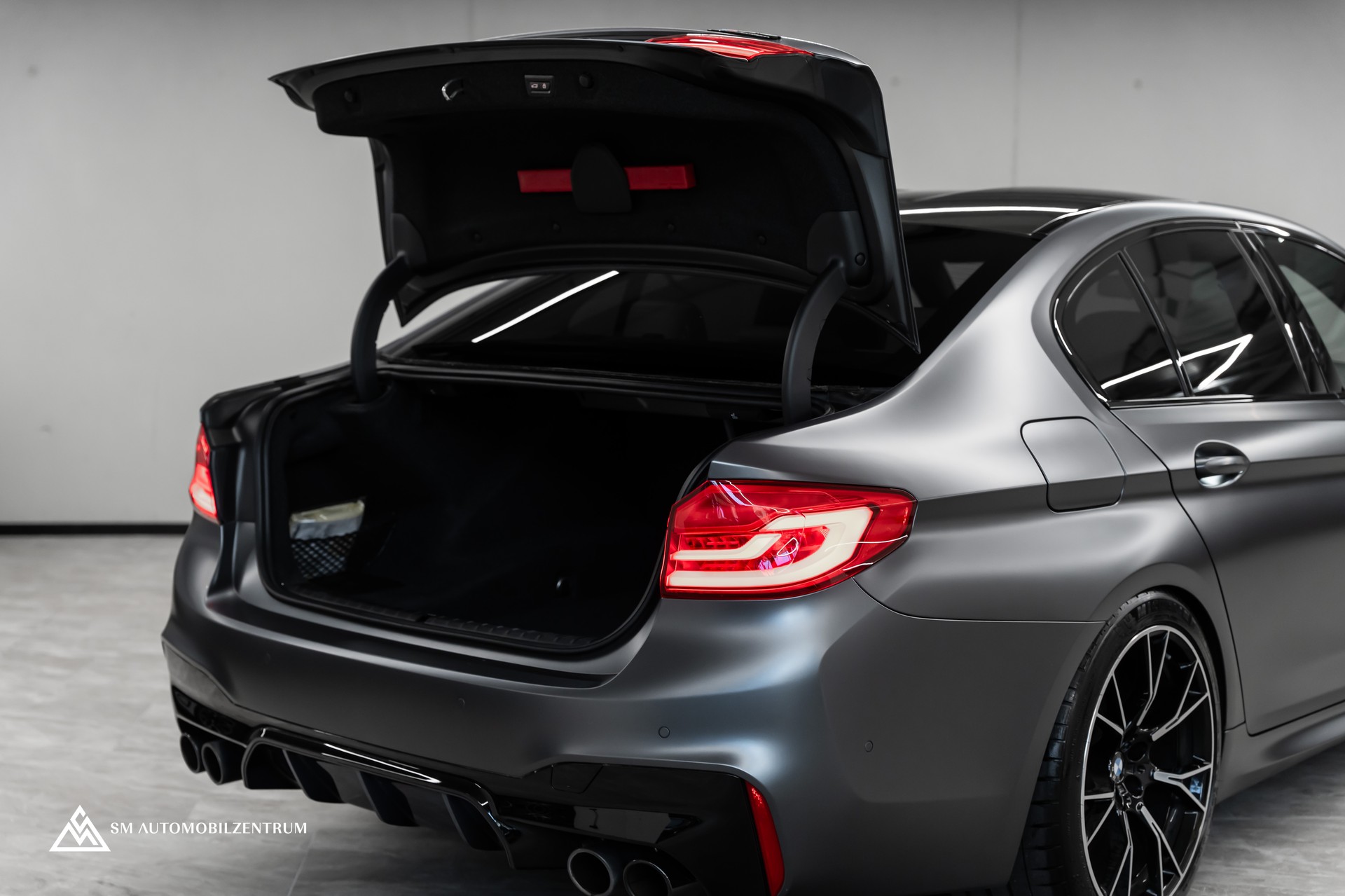 BMW M5 Competition xDrive / Laserlight / Bowers&Wilkins / 360° / Sitzbelüftung-image-11