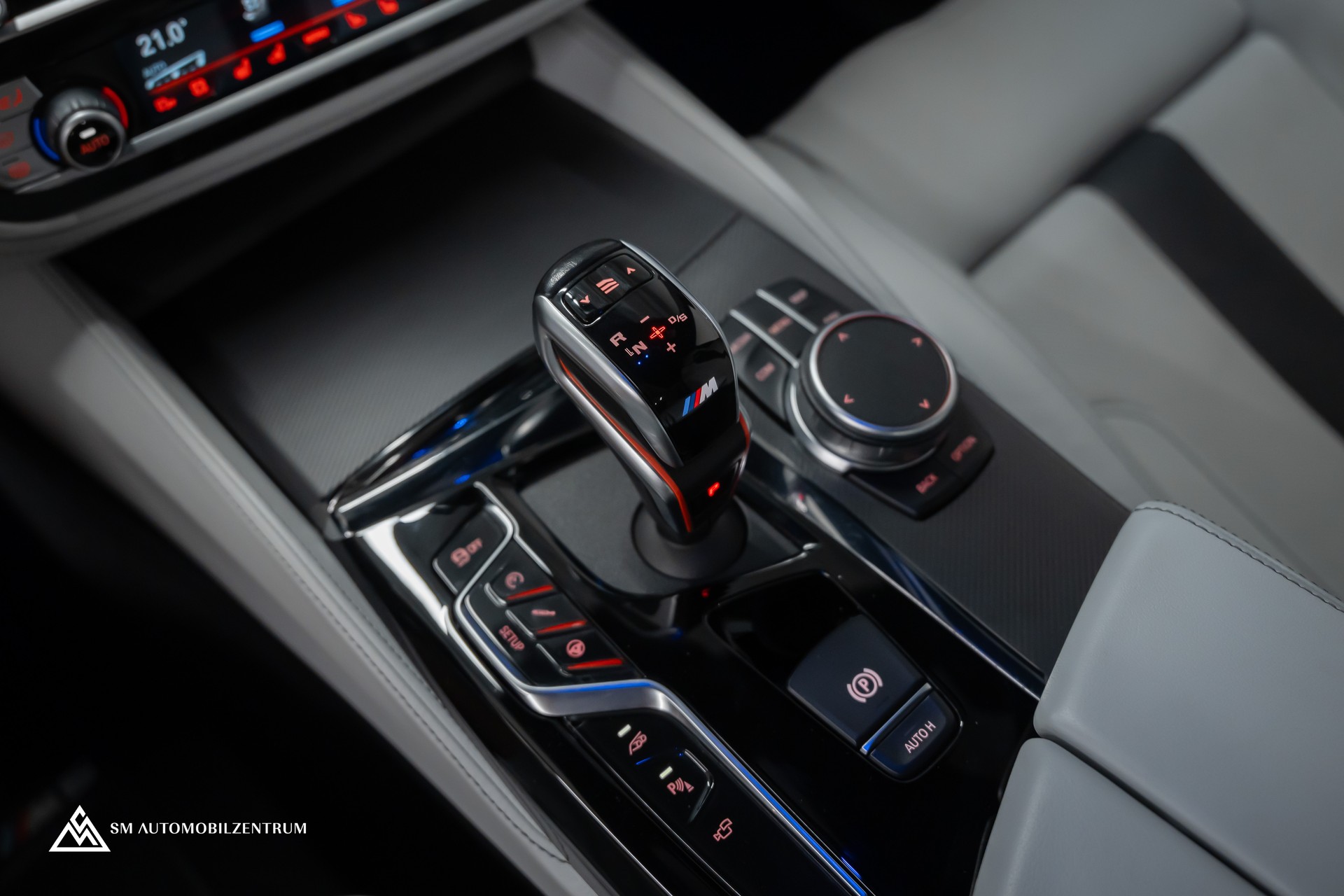 BMW M5 Competition xDrive / Laserlight / Bowers&Wilkins / 360° / Sitzbelüftung-image-31