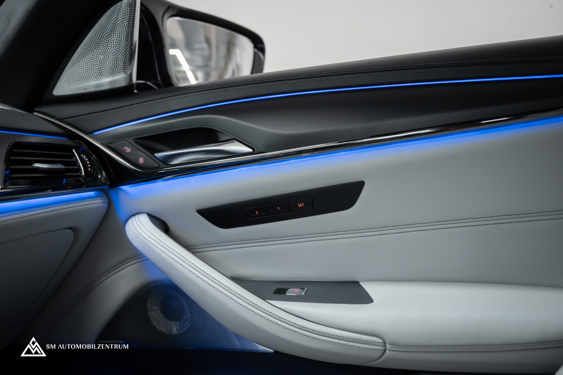 BMW M5 Competition xDrive / Laserlight / Bowers&Wilkins / 360° / Sitzbelüftung-image-30
