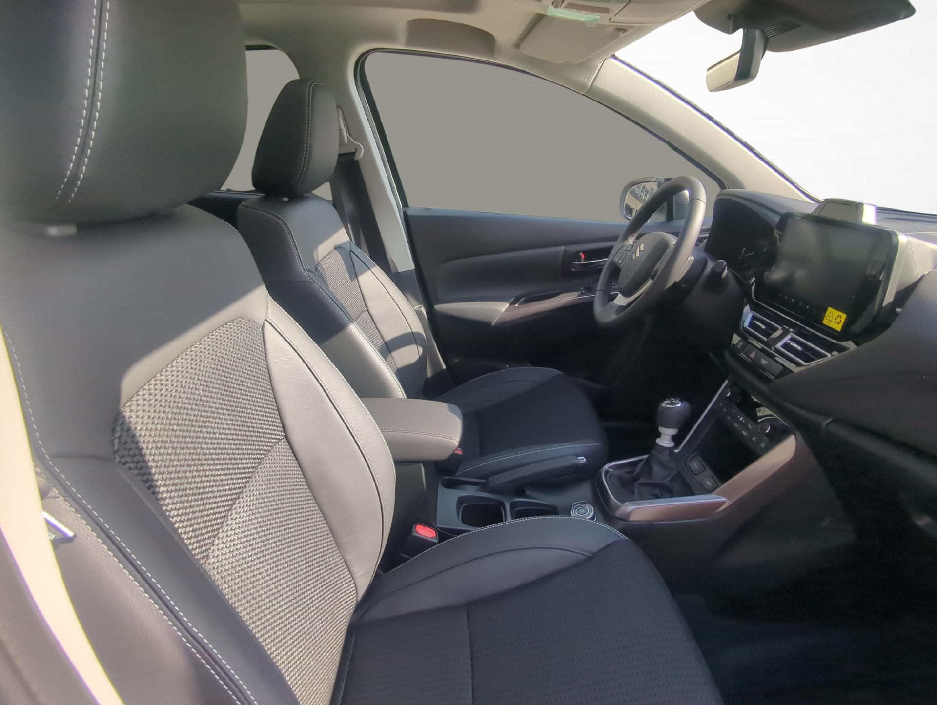 SUZUKI S-Cross 1.4 T Compact Top Hybrid 4x4-image-9