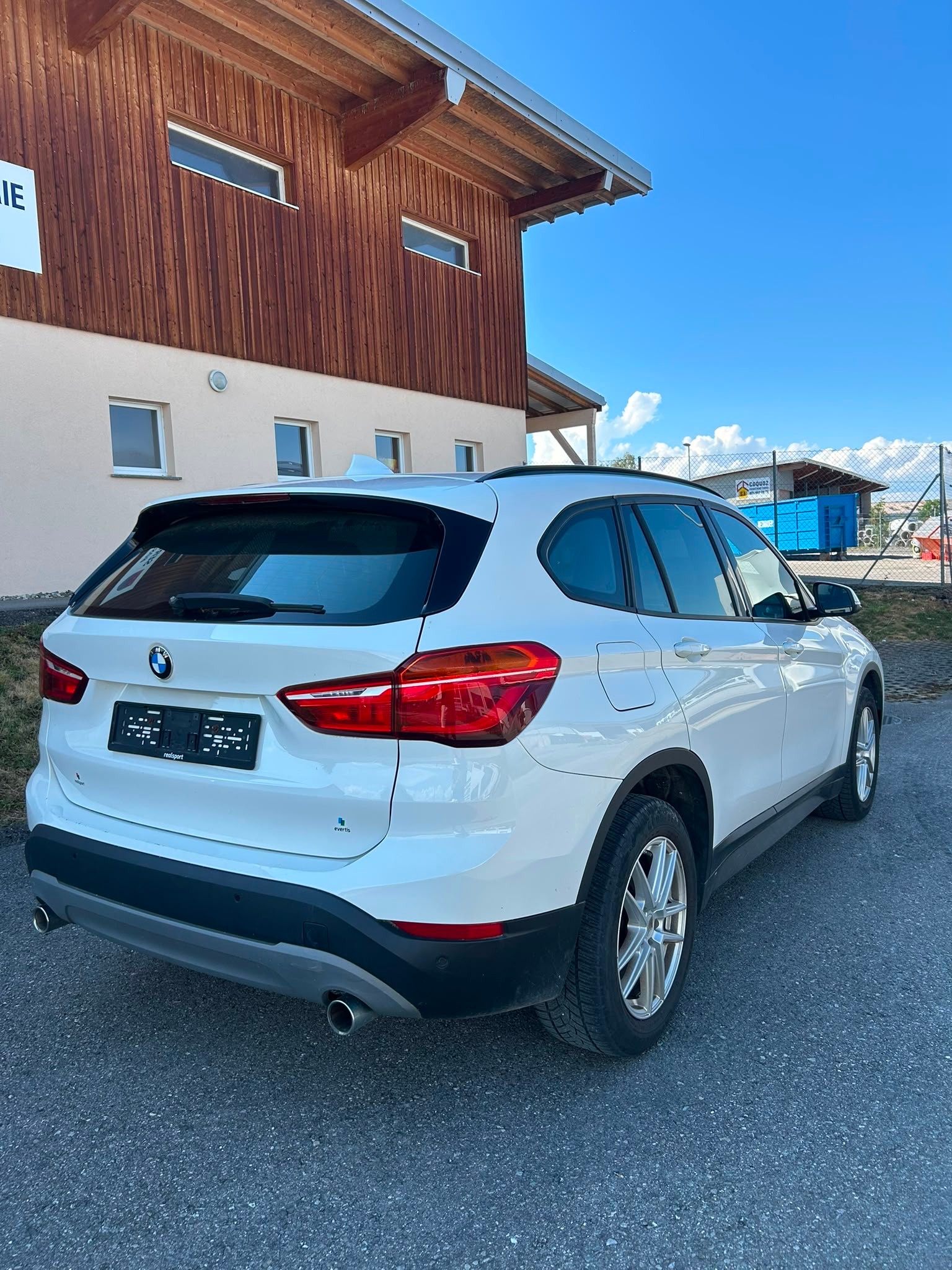 BMW 18d-image-3