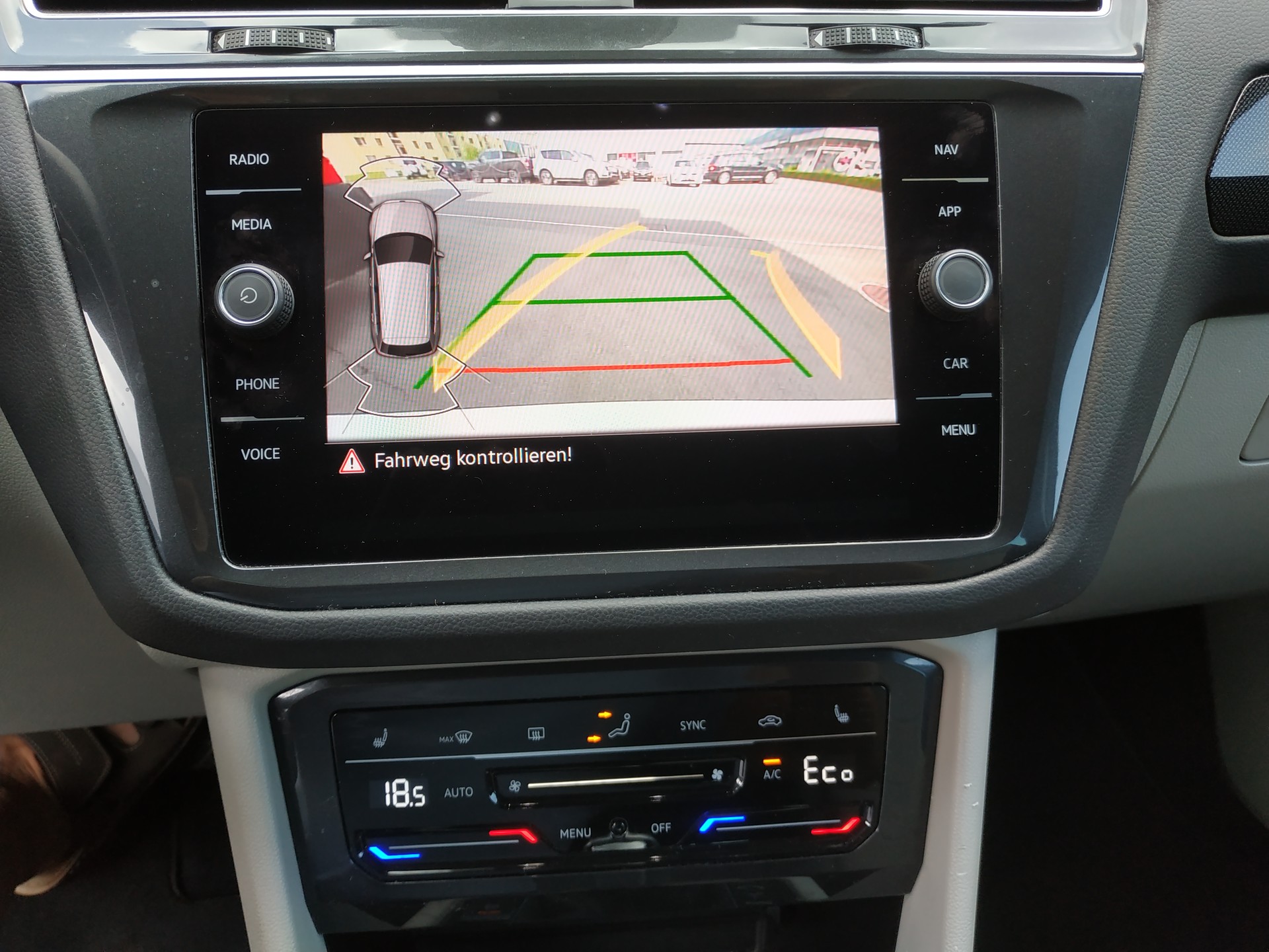 VW Tiguan 1.4TSI PHEV Elegance DSG-image-16