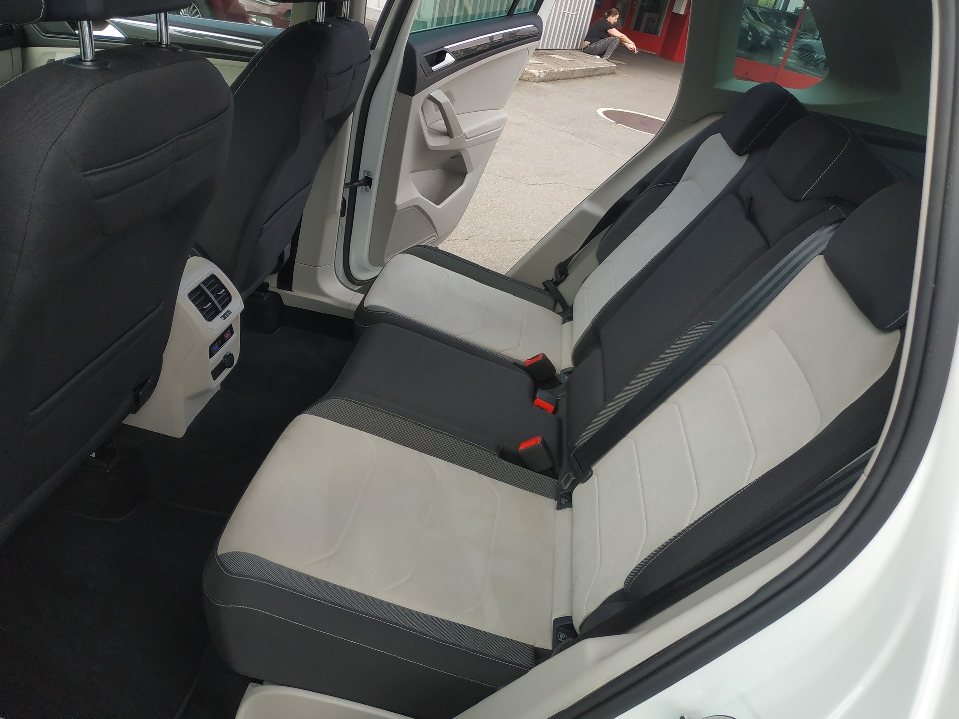 VW Tiguan 1.4TSI PHEV Elegance DSG-image-21
