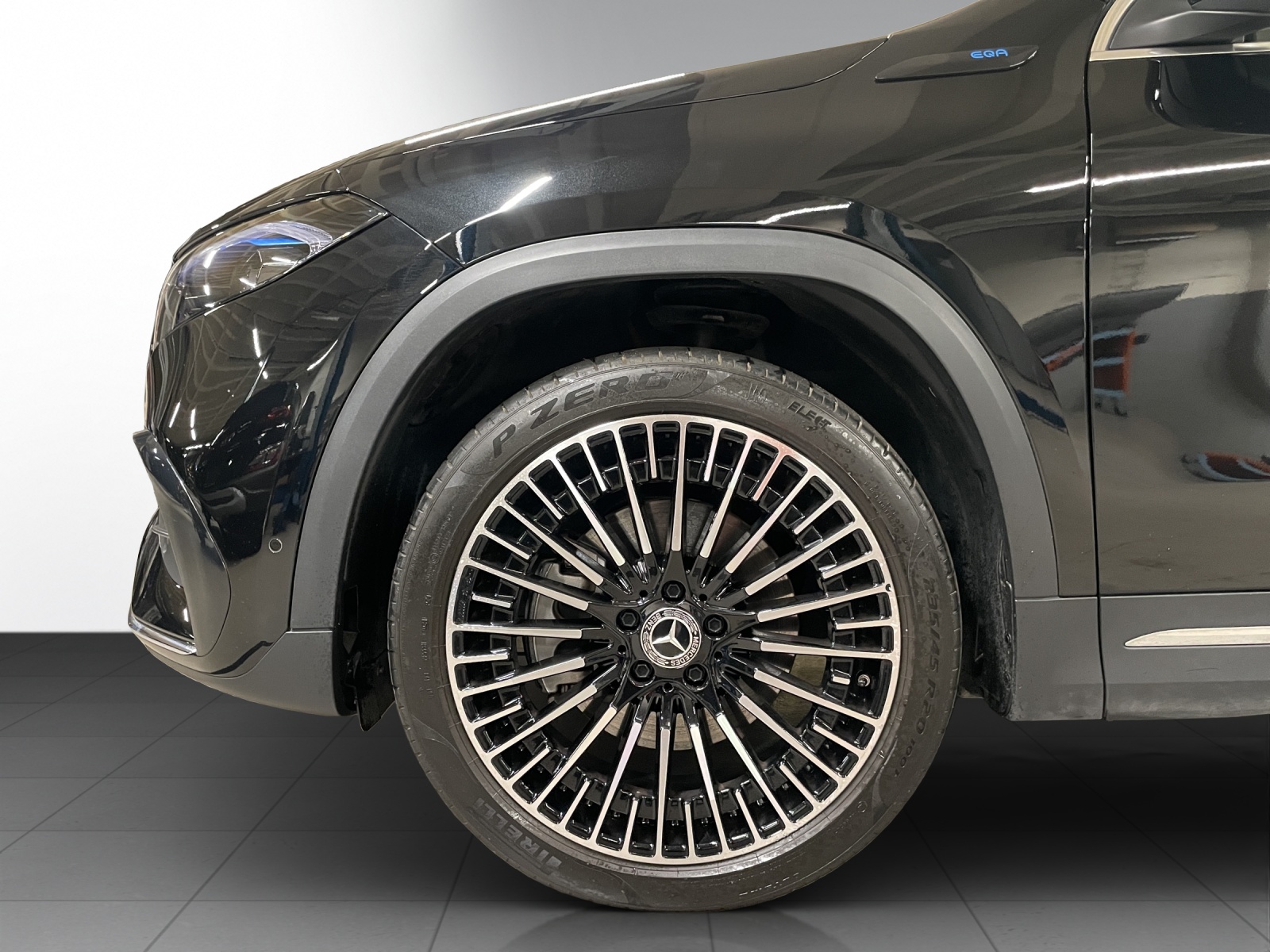 MERCEDES-BENZ EQA 350 4Matic-image-6
