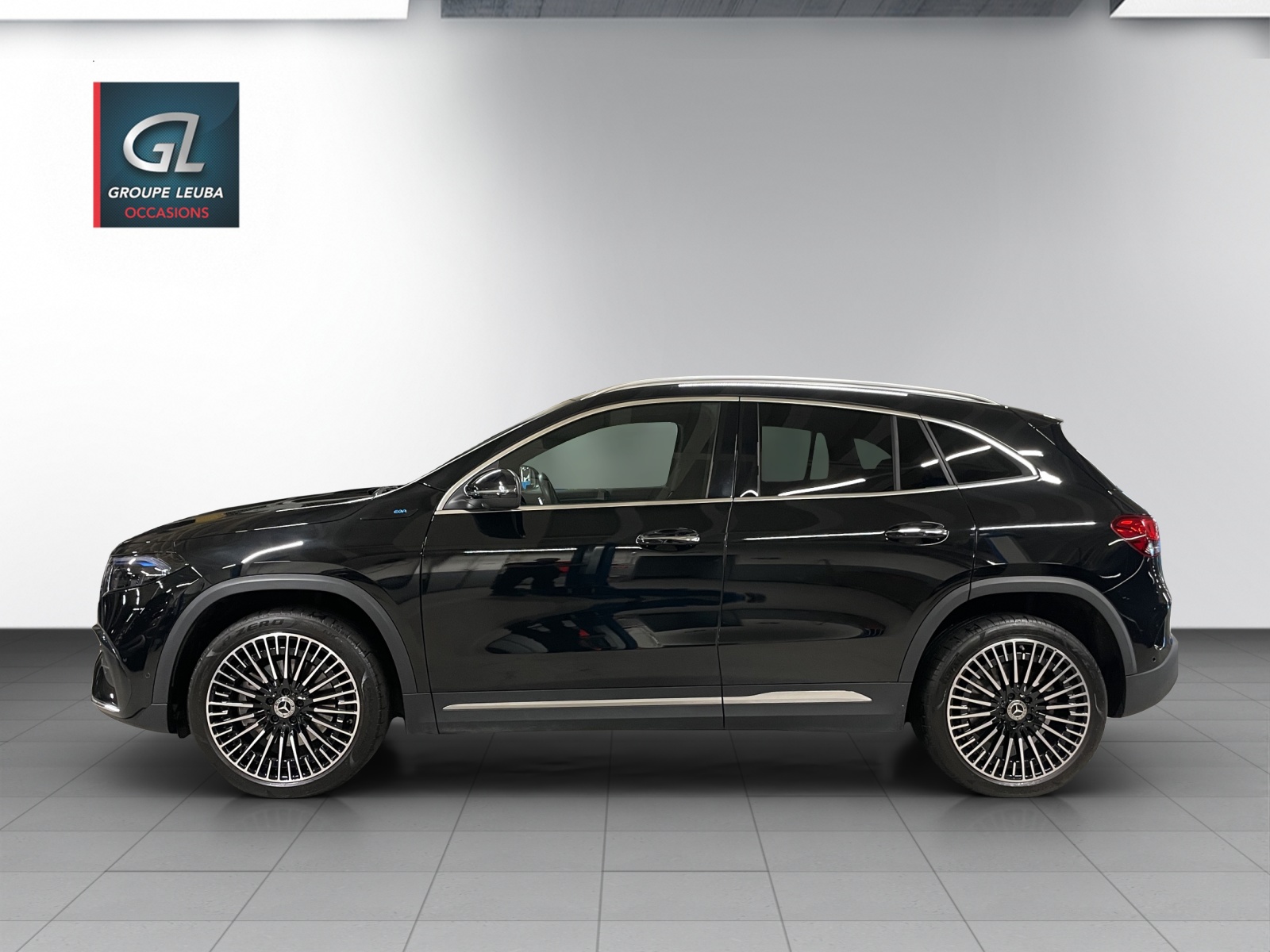 MERCEDES-BENZ EQA 350 4Matic-showroom-element-2