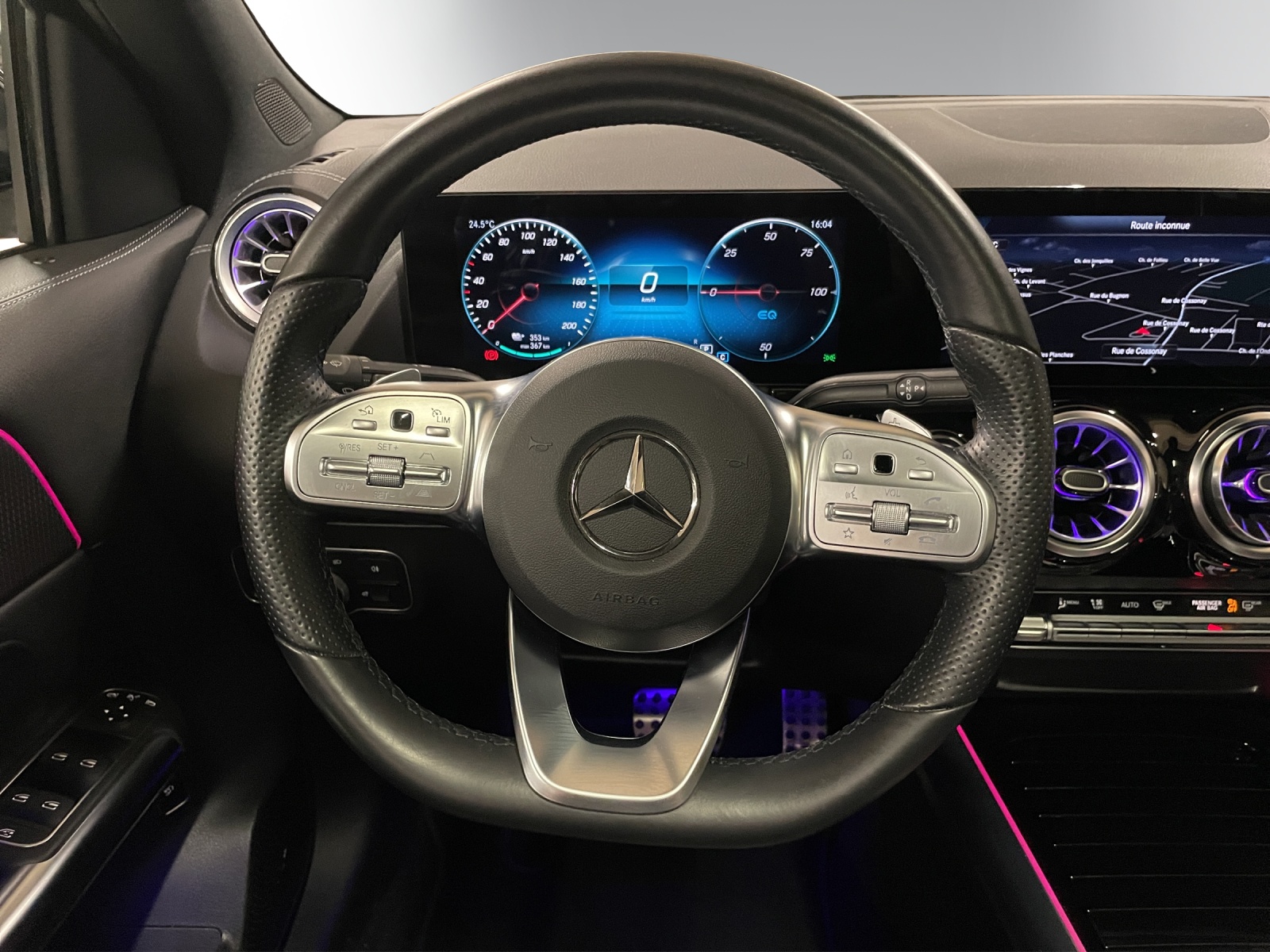 MERCEDES-BENZ EQA 350 4Matic-image-13