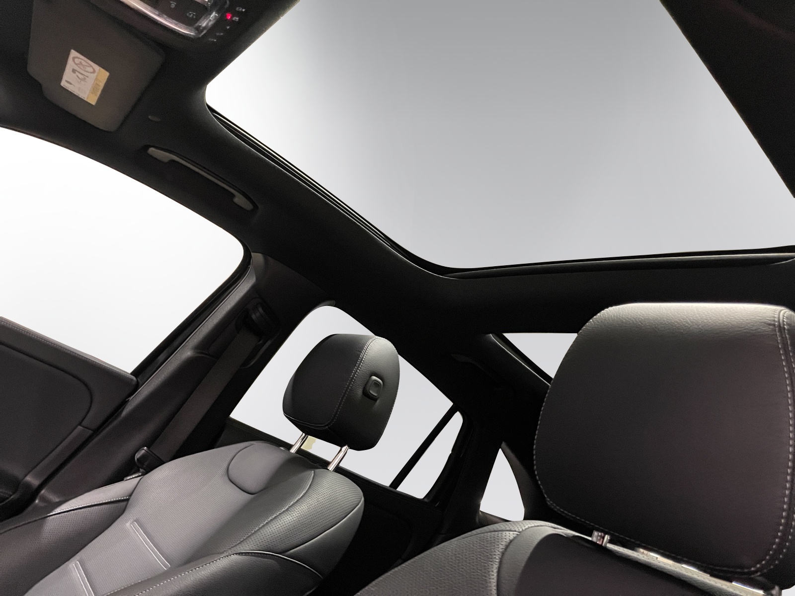 MERCEDES-BENZ EQA 350 4Matic-image-9