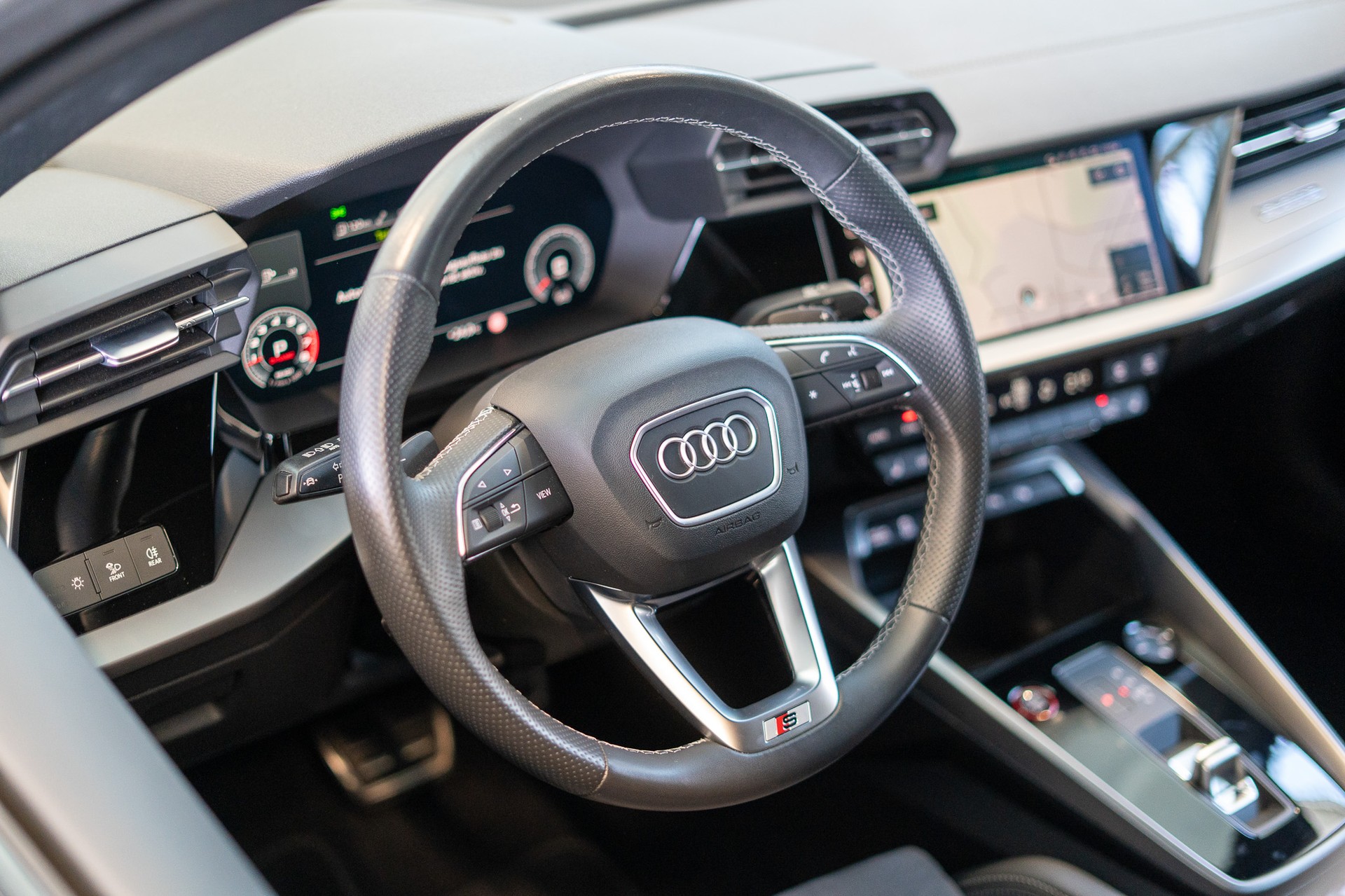 AUDI S3 Limousine 2.0 TFSI quattro S-Tronic / Sportsitze / Virtual Cockpit / Rückfahrkamera-image-9