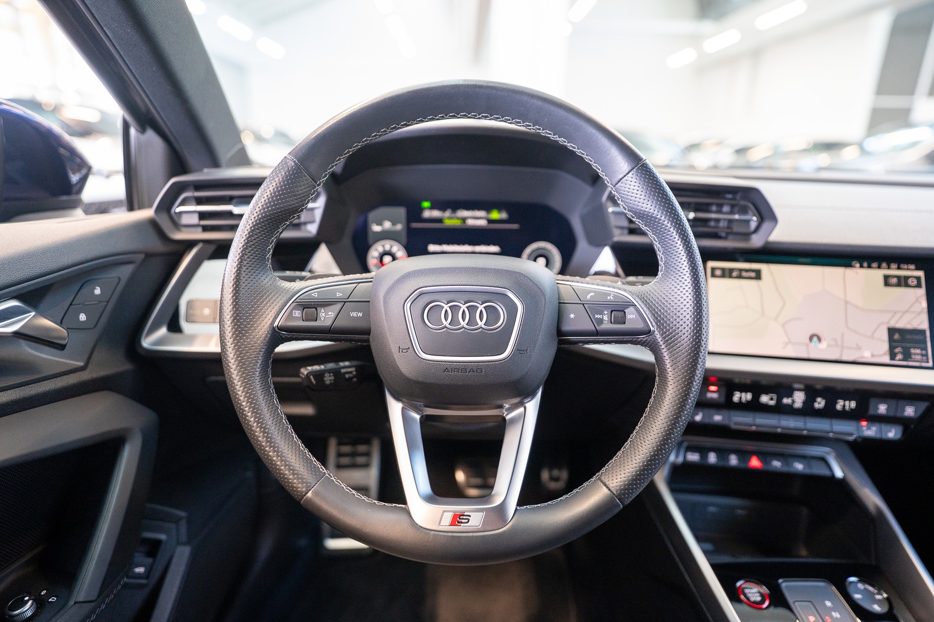 AUDI S3 Limousine 2.0 TFSI quattro S-Tronic / Sportsitze / Virtual Cockpit / Rückfahrkamera-image-18