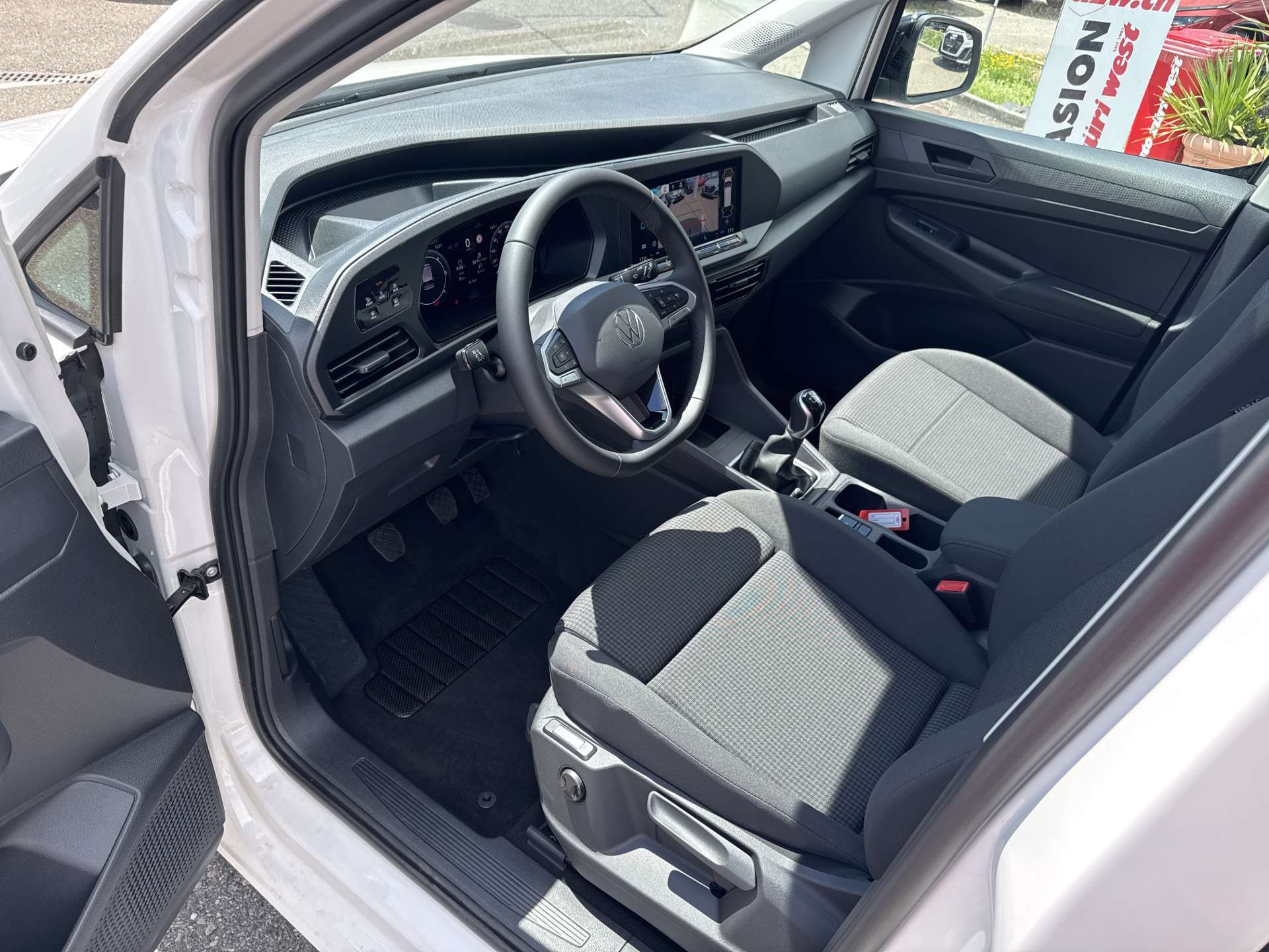VW Caddy Maxi 2.0 TDi 4Motion 7-Plätzer-image-5