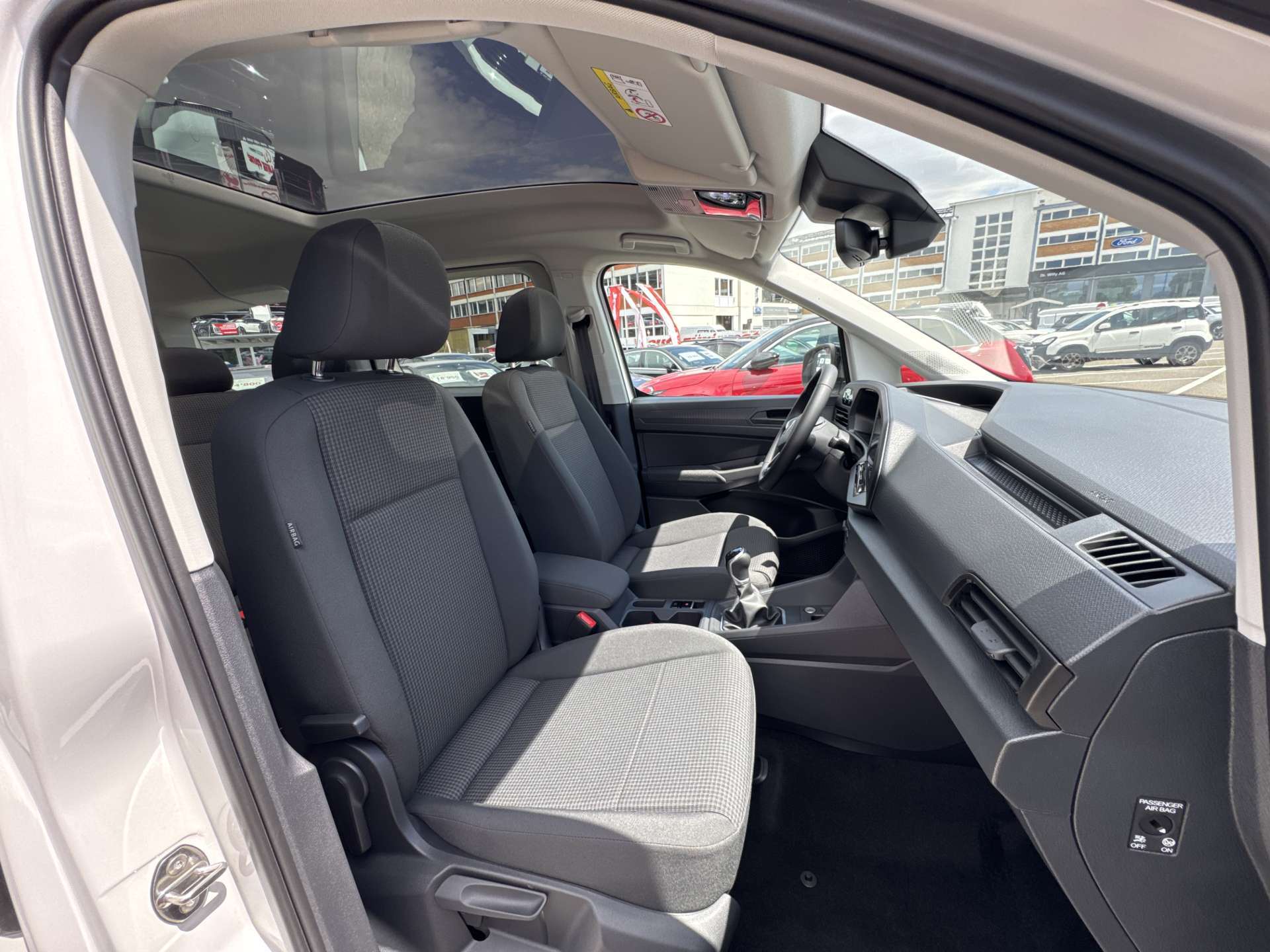 VW Caddy Maxi 2.0 TDi 4Motion 7-Plätzer-image-12