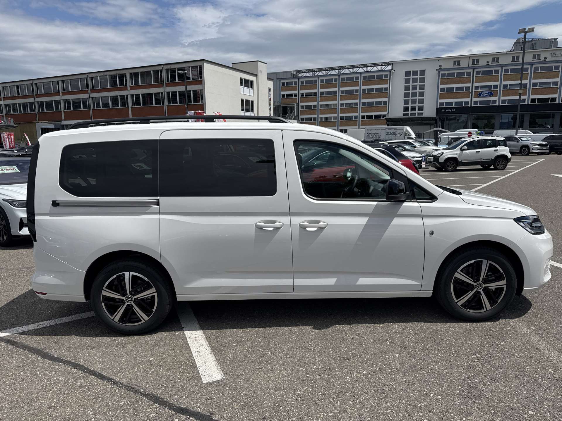 VW Caddy Maxi 2.0 TDi 4Motion 7-Plätzer-image-10