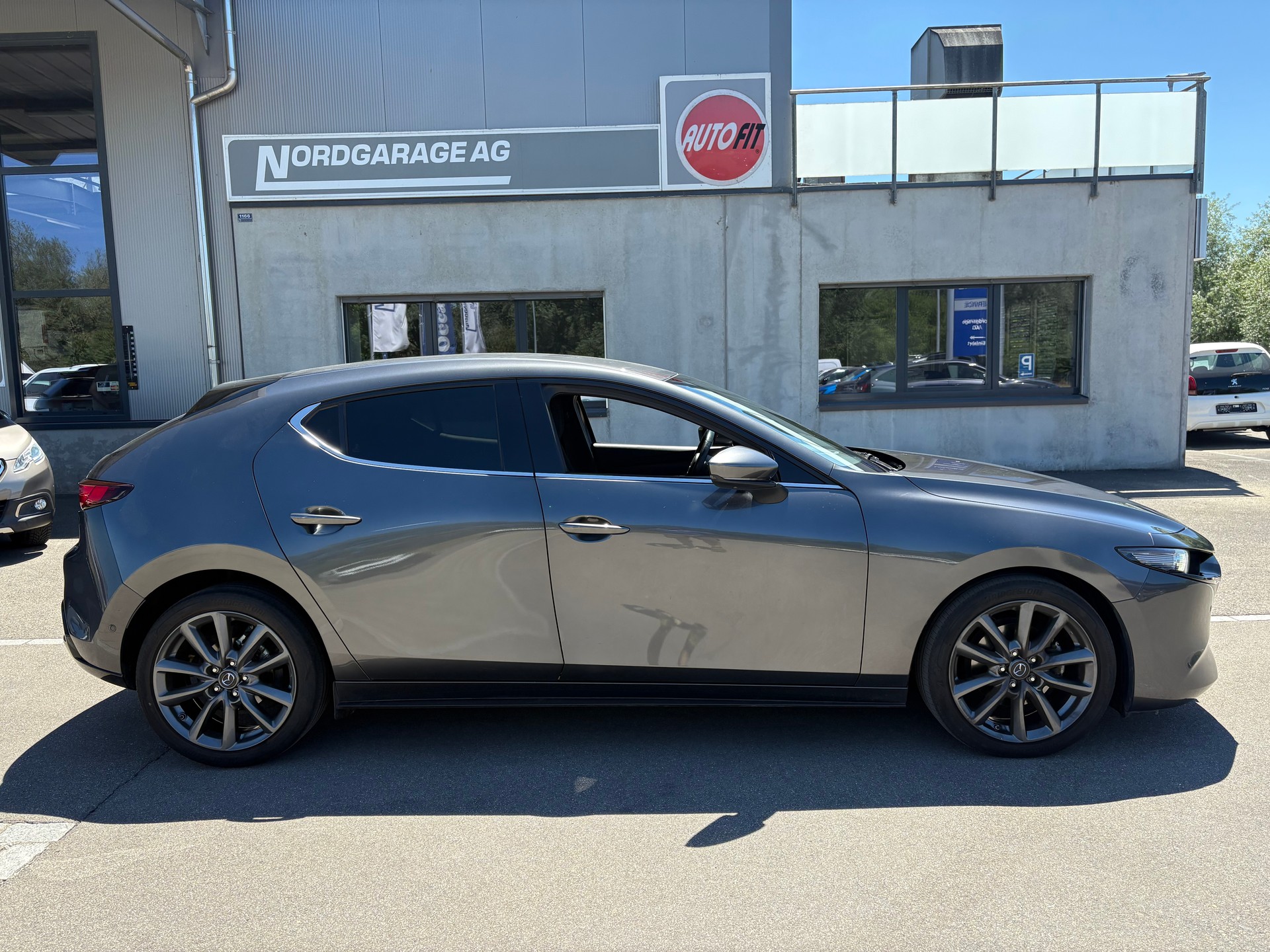 MAZDA 3 Hatchback 2.0 180 Revolution-image-1