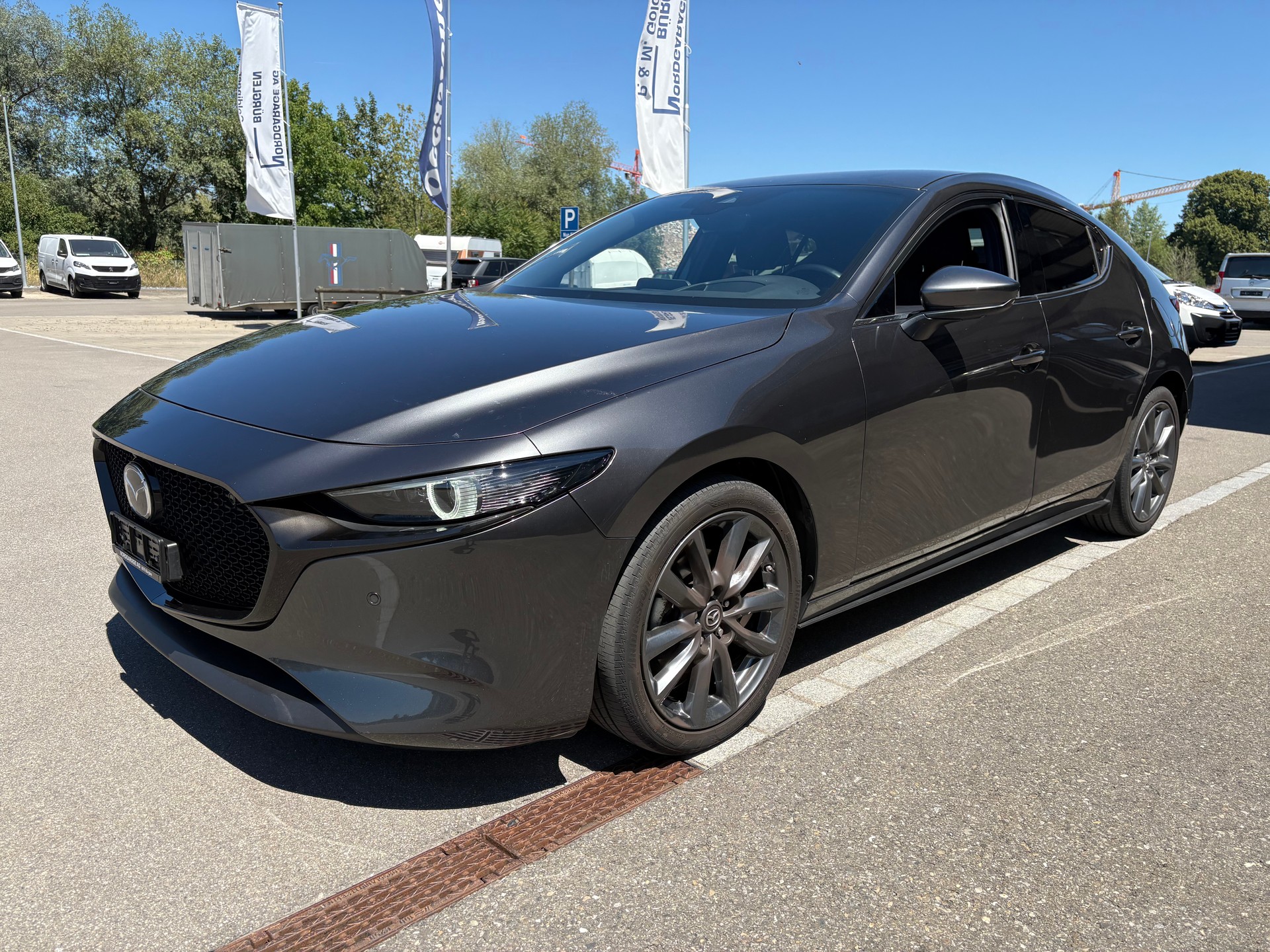 MAZDA 3 Hatchback 2.0 180 Revolution-image-2