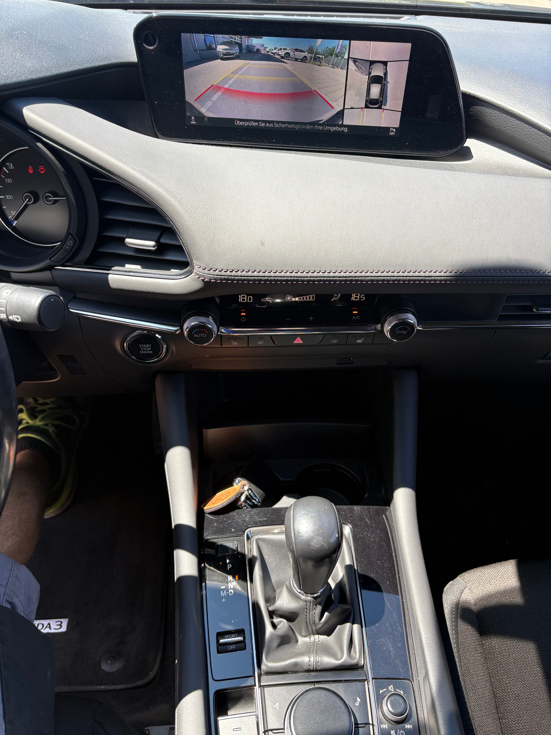 MAZDA 3 Hatchback 2.0 180 Revolution-image-7