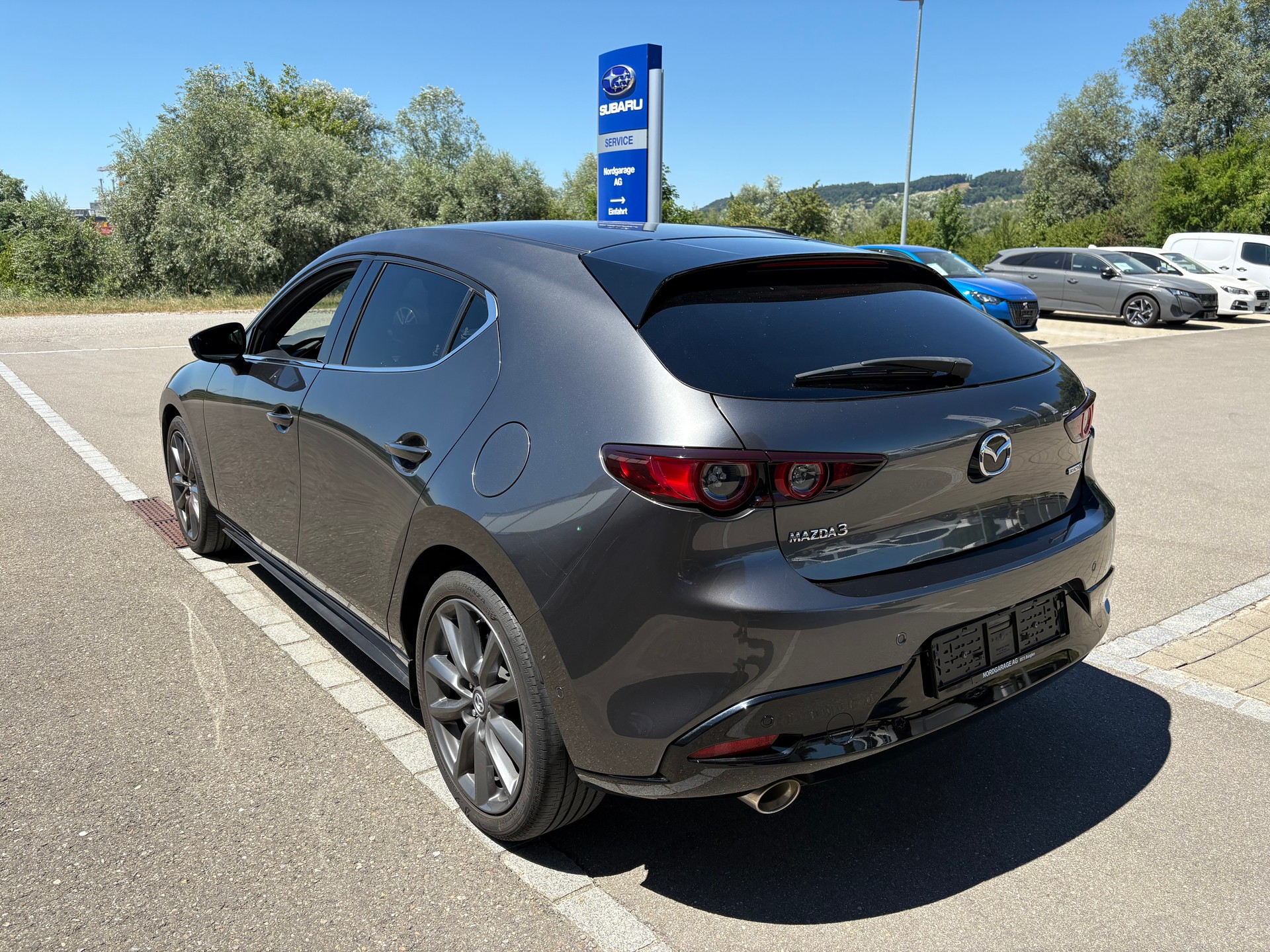 MAZDA 3 Hatchback 2.0 180 Revolution-image-4