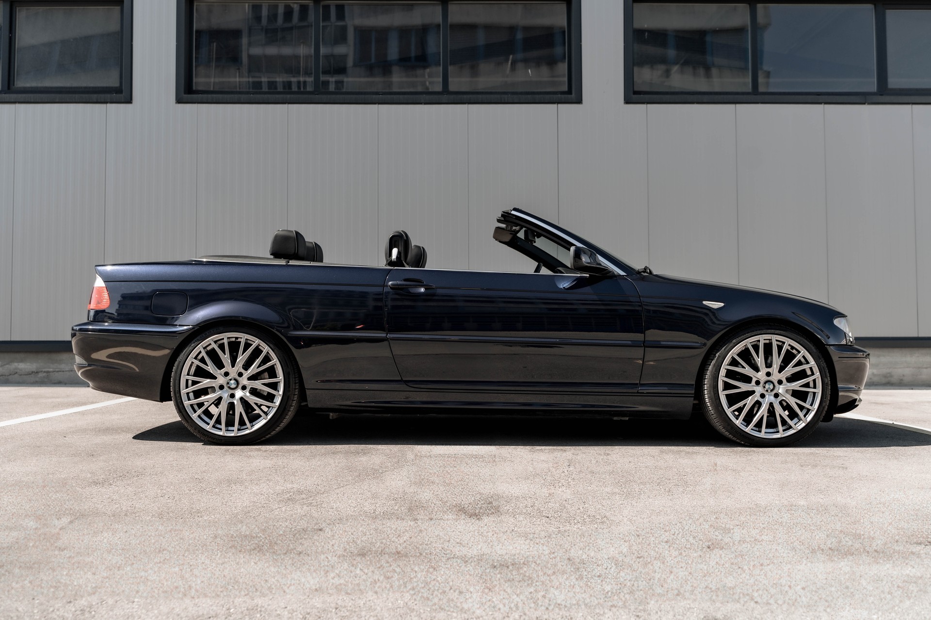 BMW 330Ci Cabriolet * FRISCH AB MFK * FRISCH AB SERVICE * HARMAN KARDON SOUNDANLAGE *-image-3
