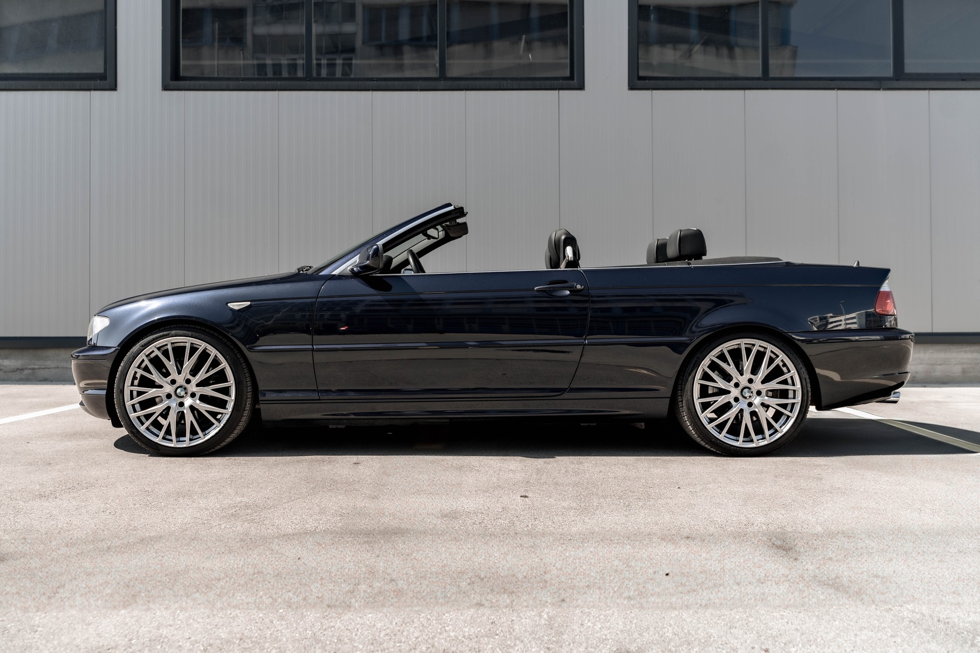 BMW 330Ci Cabriolet * FRISCH AB MFK * FRISCH AB SERVICE * HARMAN KARDON SOUNDANLAGE *-image-4