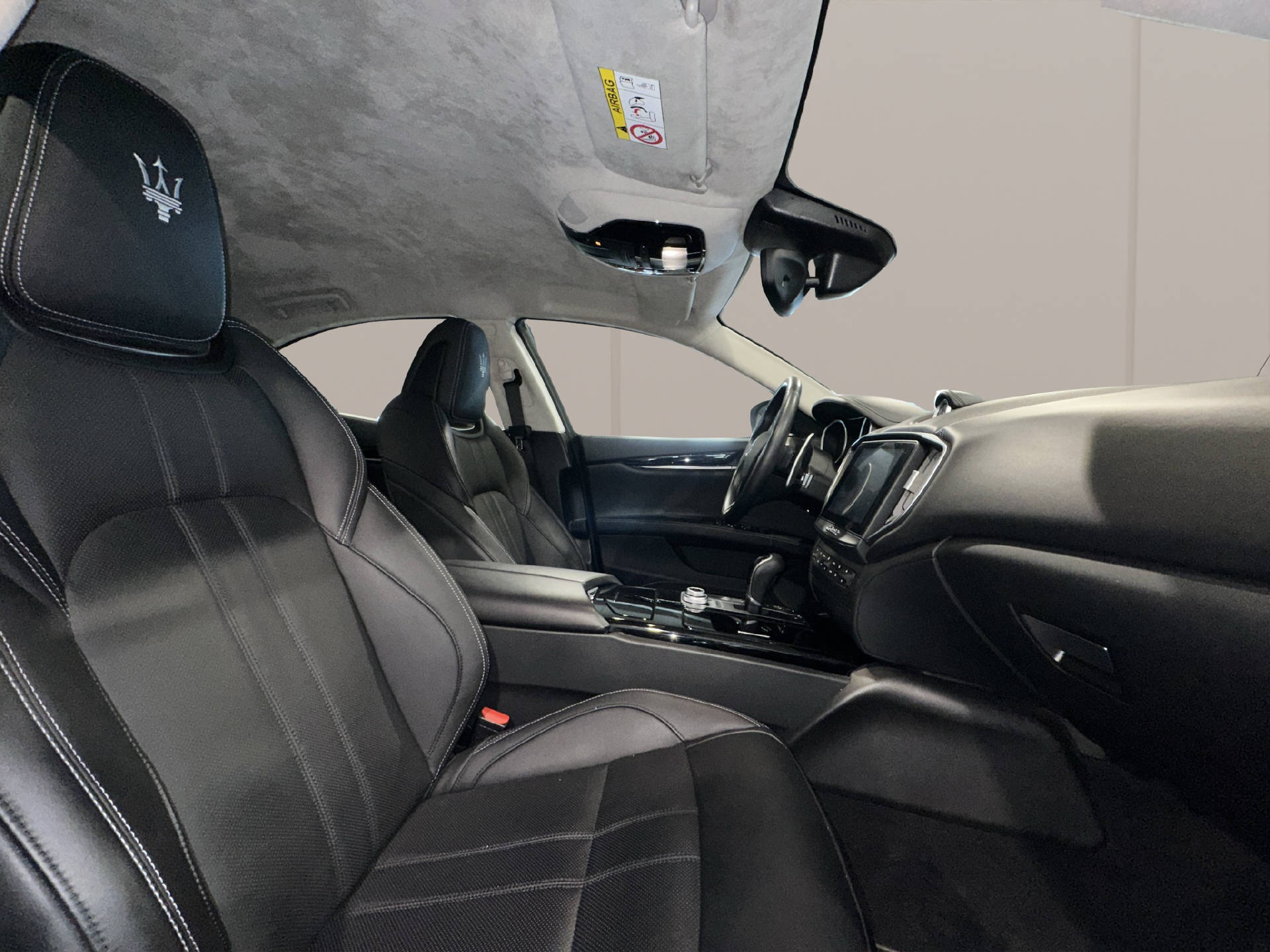 MASERATI Ghibli 3.0 V6 S GranSport Q4-image-15