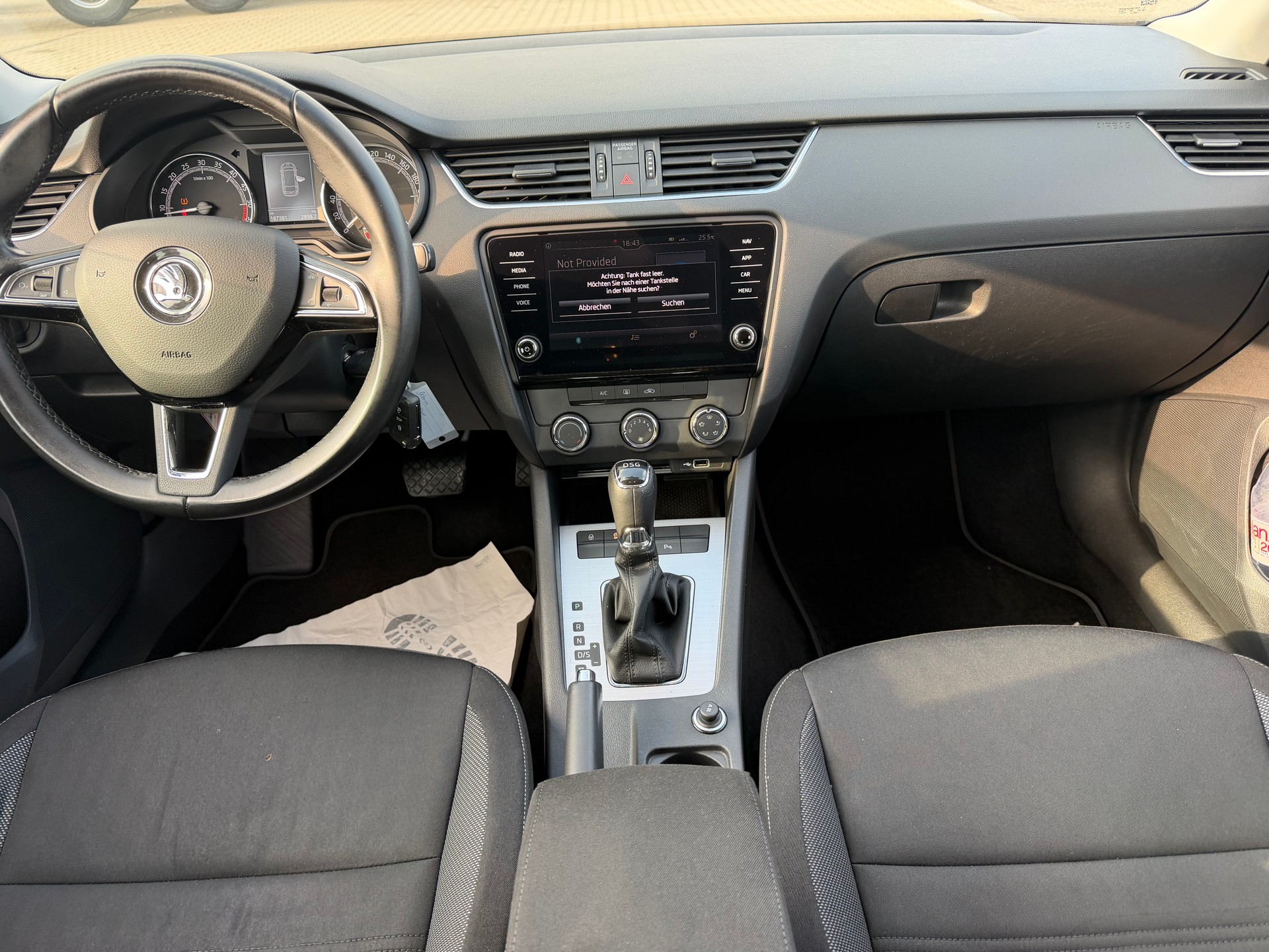 SKODA Octavia Combi 2.0 TDI Ambition DSG-image-6