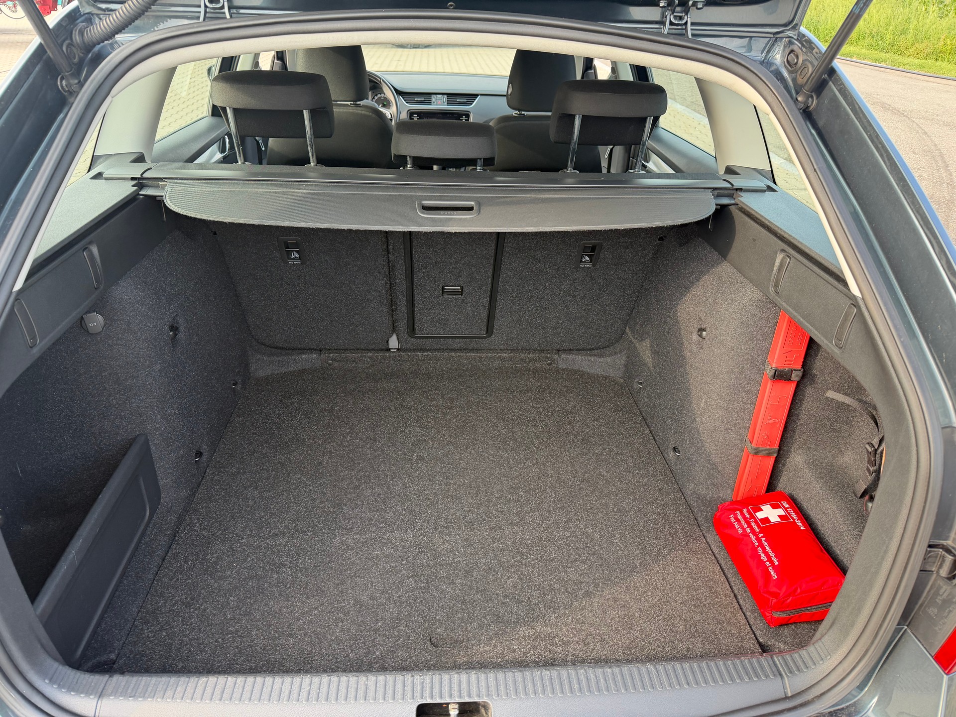 SKODA Octavia Combi 2.0 TDI Ambition DSG-image-7