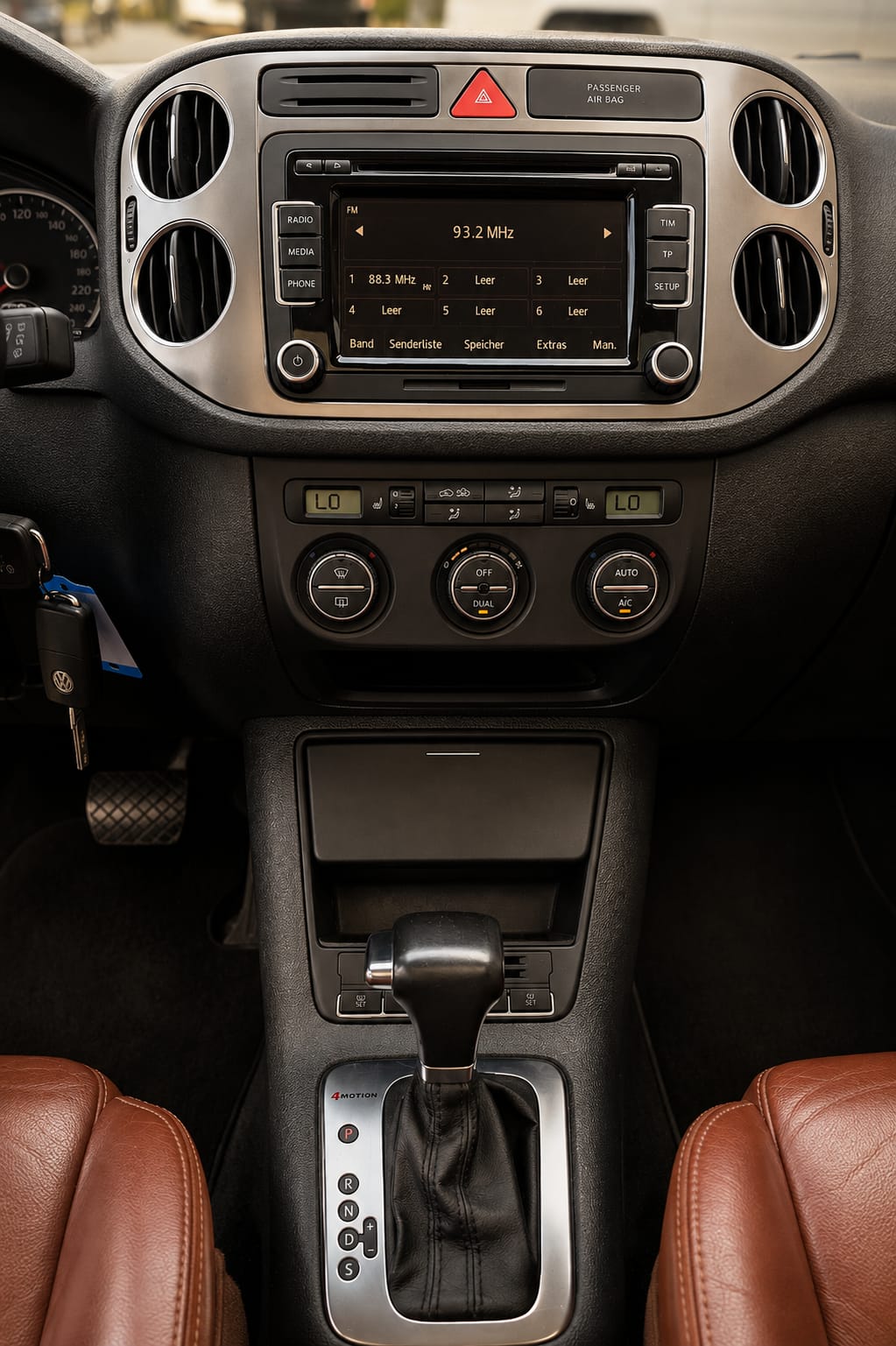 VW Tiguan 2.0 TSI Sport&Style Tiptronic-image-9